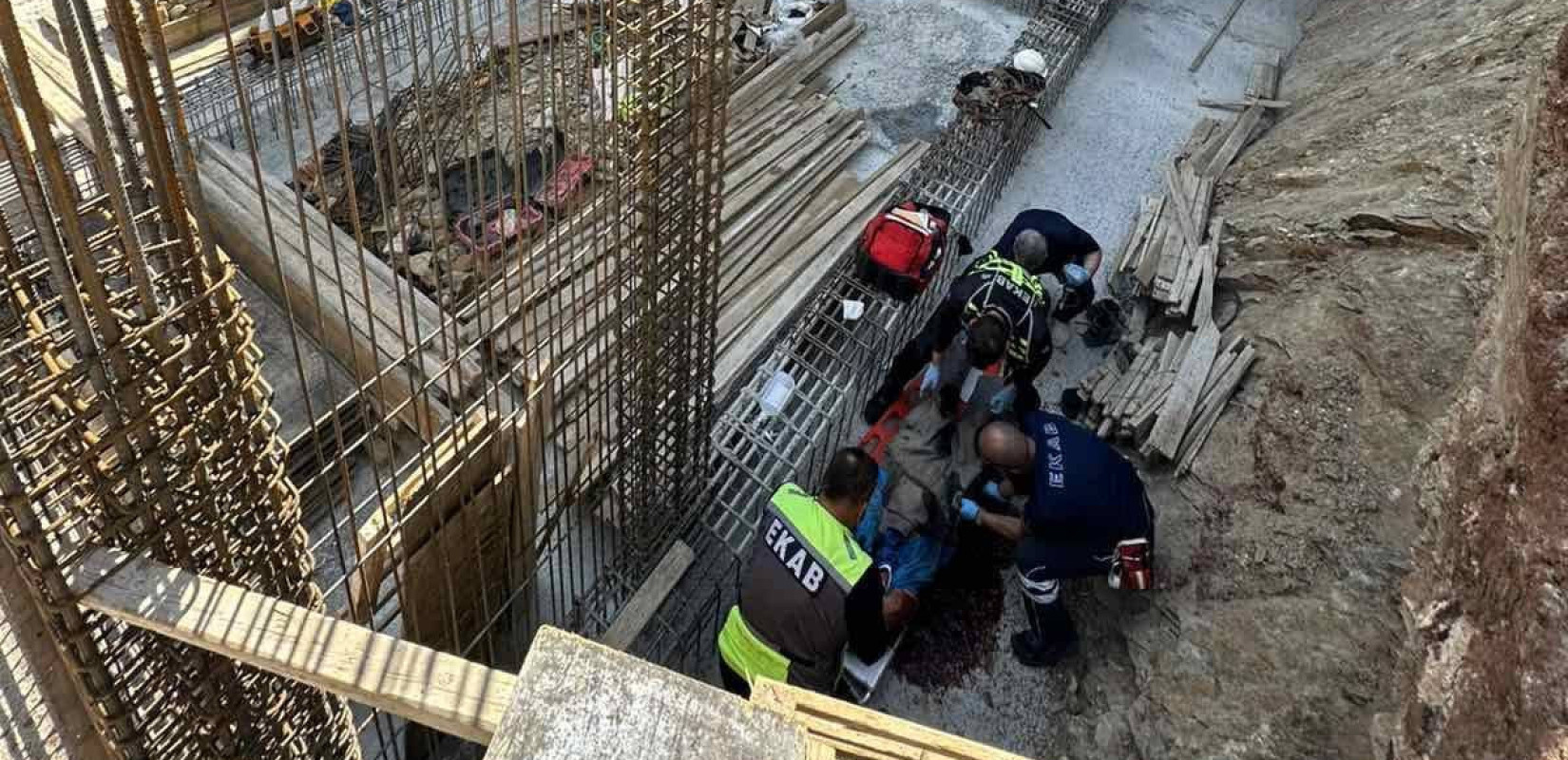 Θεσσαλονίκη: Στο νοσοκομείο ένας εργαζόμενος σε οικοδομή - Έπεσε από κτήριο στον Δ. Νεάπολης-Συκεών