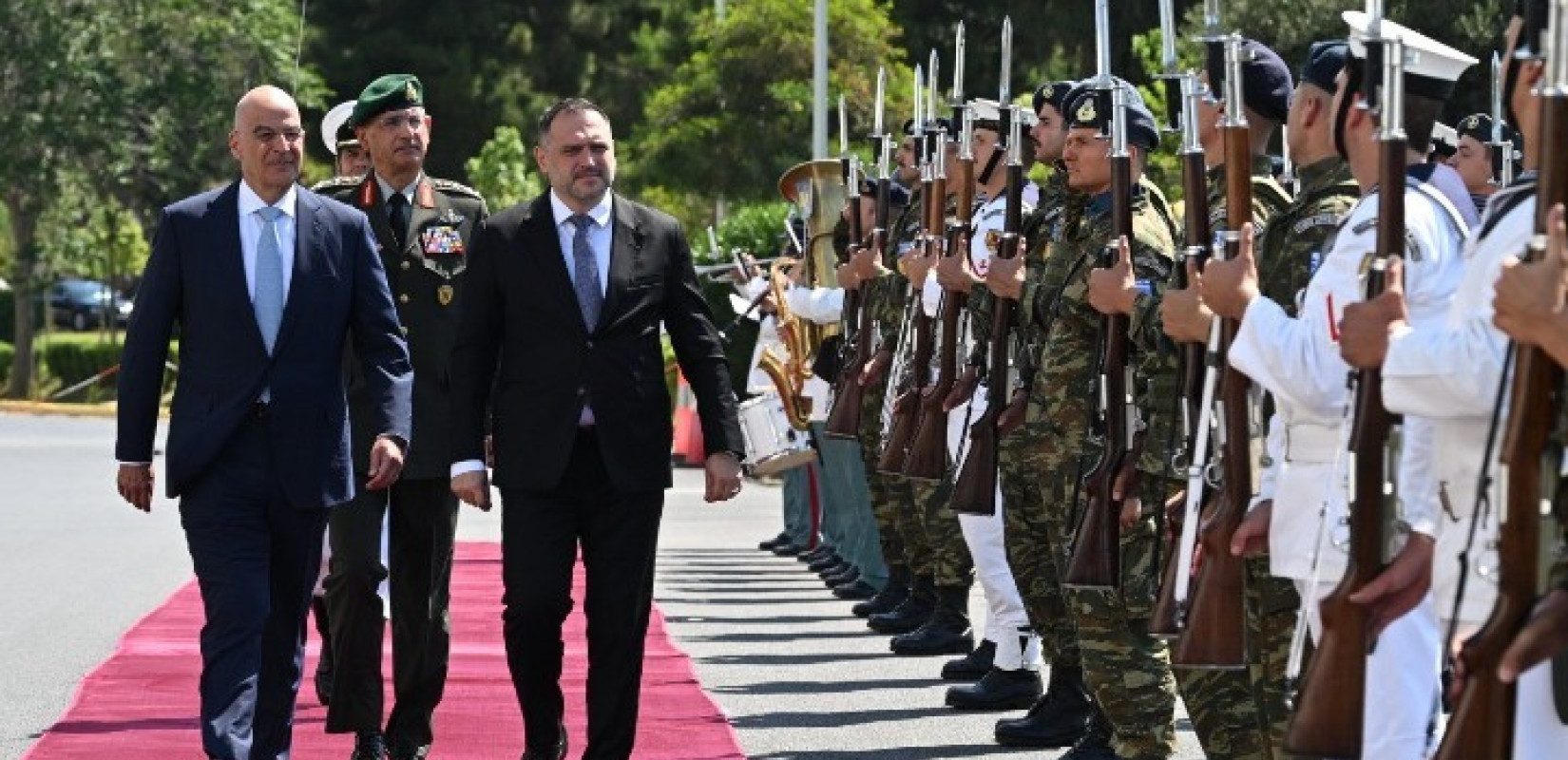 Δένδιας από Ποντγκόριτσα: Η Ελλάδα υποστηρίζει την προοπτική ένταξης του Μαυροβουνίου στην ΕΕ