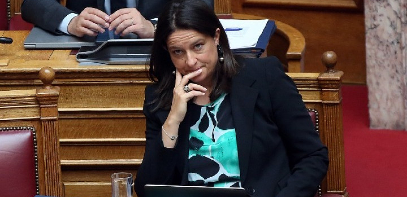 Ν. Κεραμέως: Δέκα απτές αλήθειες για την ενσωμάτωση της οδηγίας για ίση αμοιβή ανδρών-γυναικών