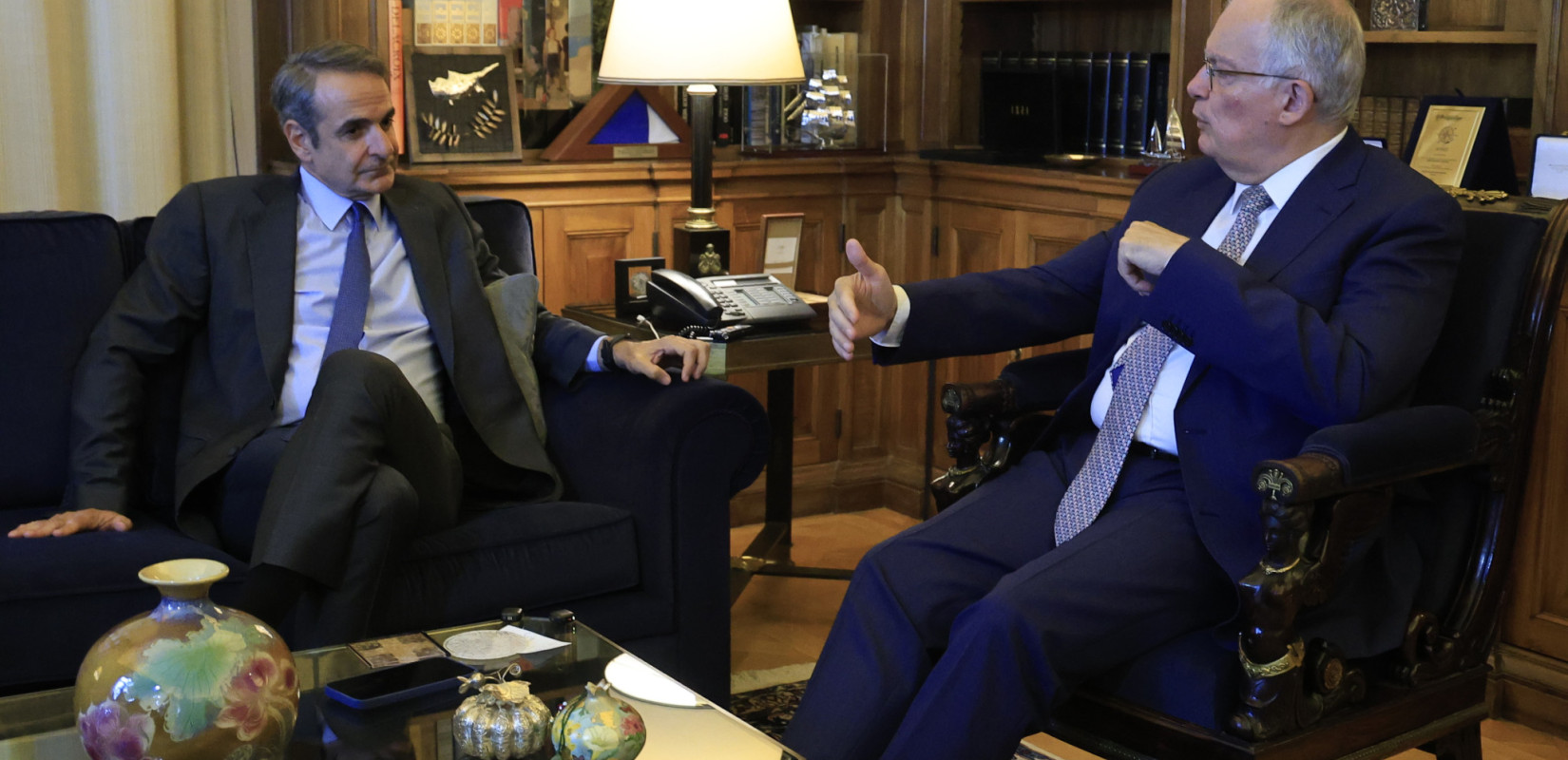 Στον Κωνσταντίνο Τασούλα ο Κυριάκος Μητσοτάκης για τη ρύθμιση για τους δανειολήπτες