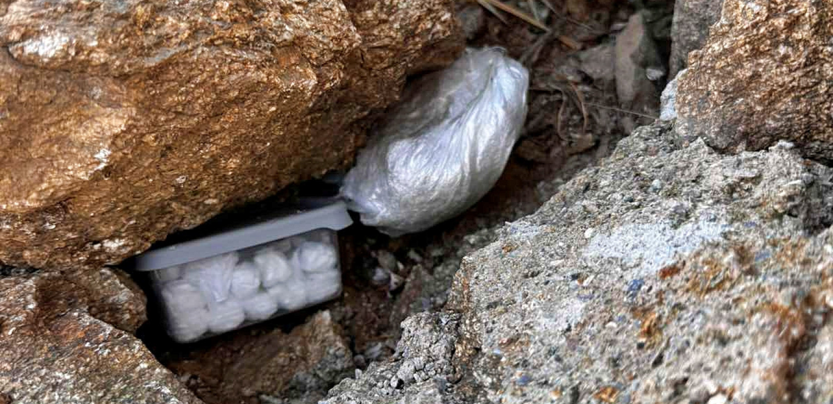Χειροπέδες σε έναν 31χρονο στη Μύκονο με υπαίθριες «καβάτζες» ναρκωτικών - Κοκαΐνη και κάνναβη στην κατοχή του