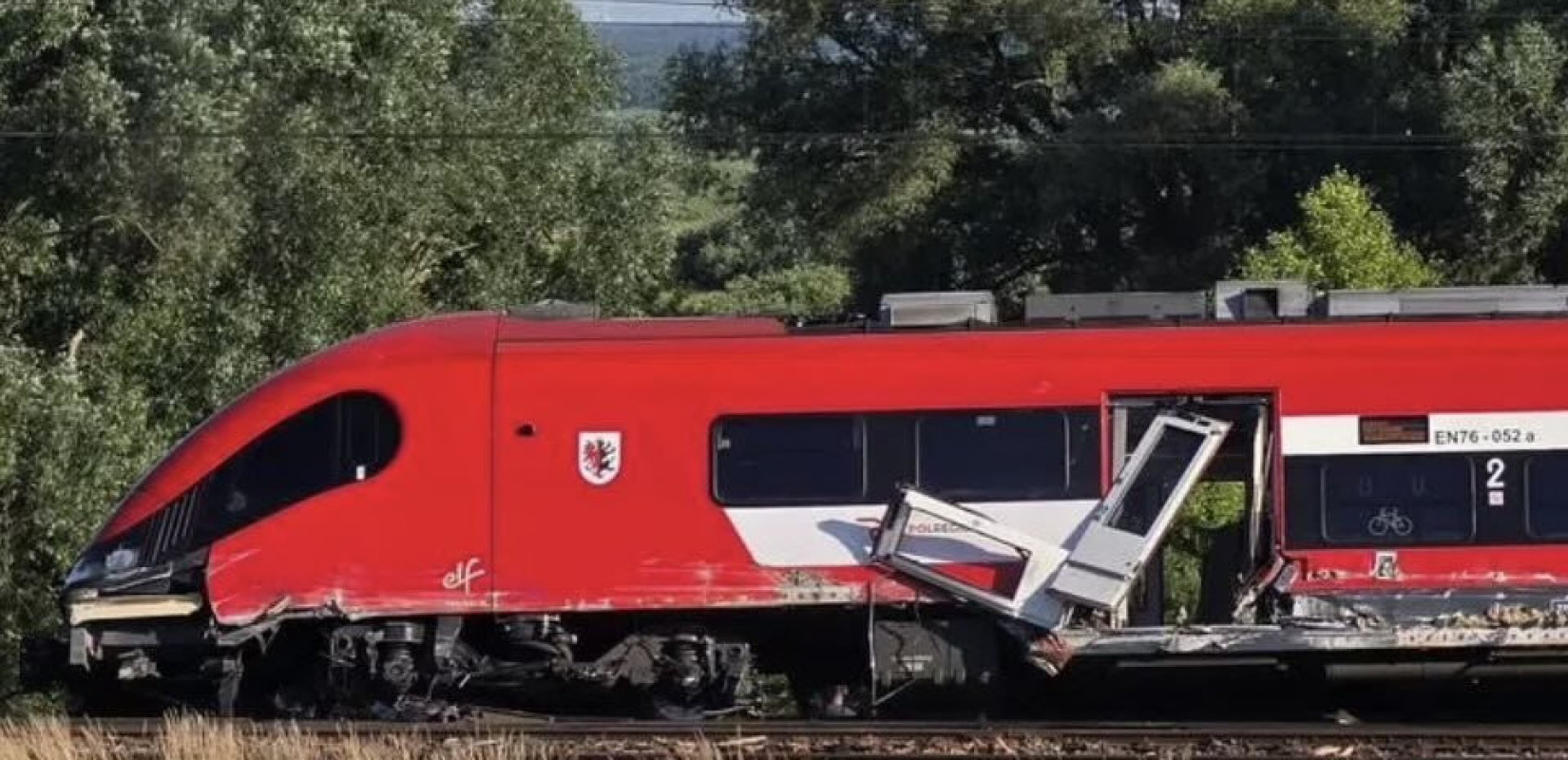Σιδηροδρομικό ατύχημα στην Πολωνία: Σύγκρουση τρένων με 200 επιβάτες (βίντεο)