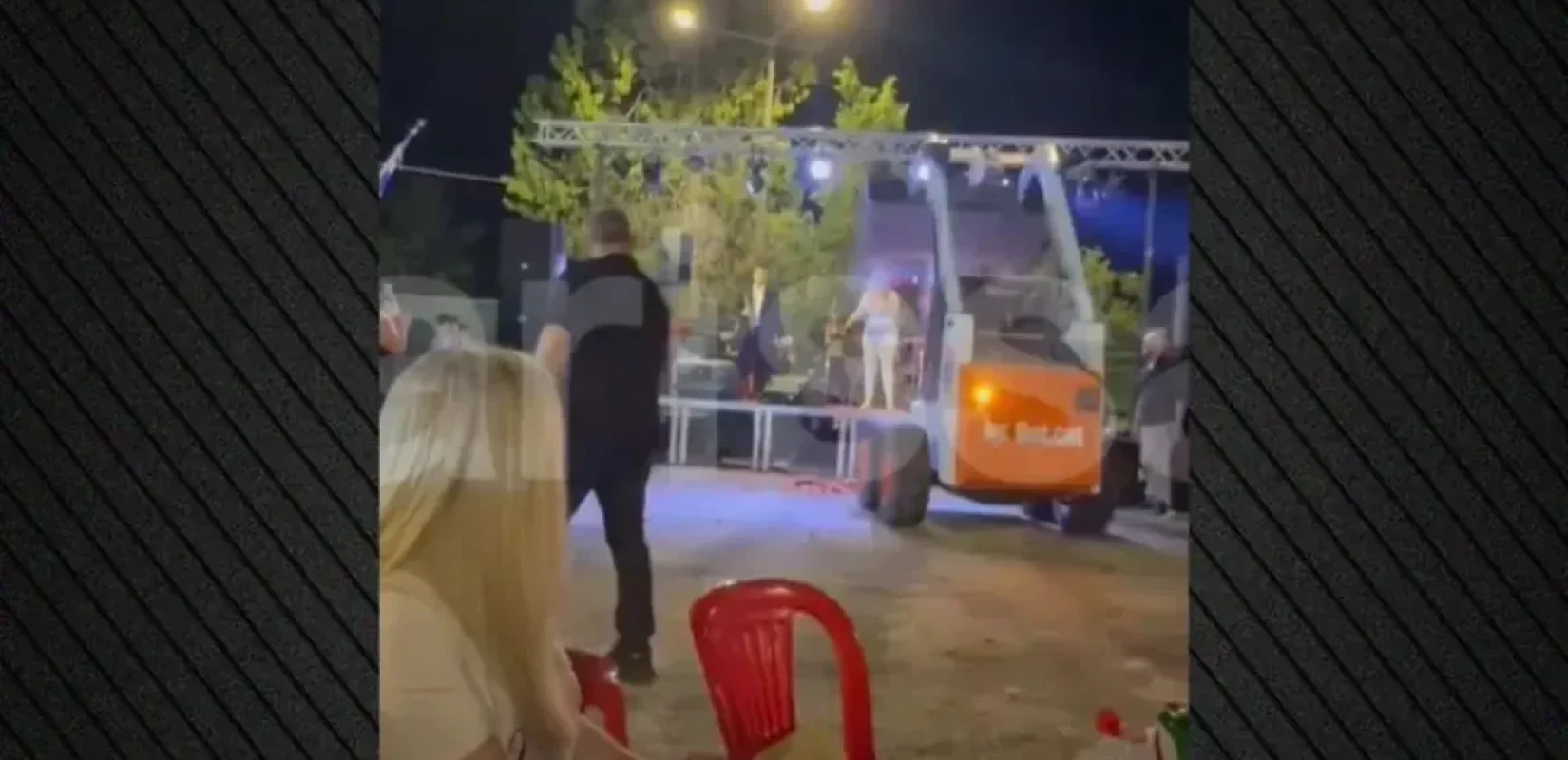 Φάρσαλα: Έριξαν λουλούδια με φορτωτή στη Γωγώ Τσαμπά - Δείτε βίντεο