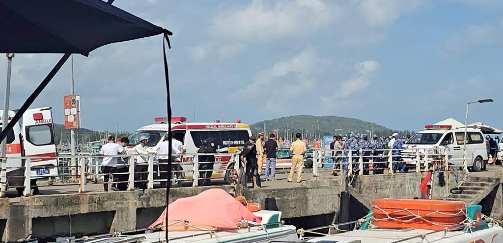 Βιετνάμ: 15 νεκροί Ινδοί τουρίστες από ανατροπή σκάφους (βίντεο)
