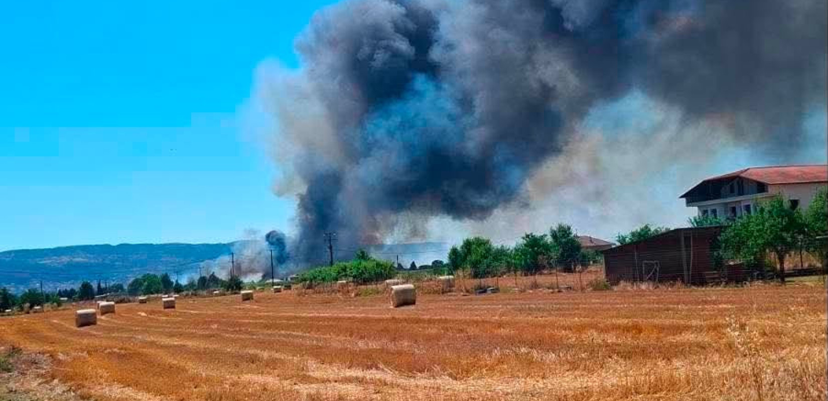 Θεσσαλονίκη: Σε ύφεση η πυρκαγιά στο Περιβολάκι Λαγκαδά (βίντεο)