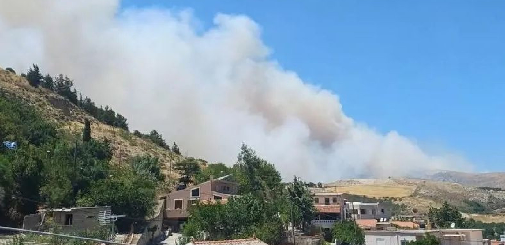 Μάχη με τις φλόγες στο Μελιδοχώρι Ηρακλείου - Εκκενώθηκαν προληπτικά δύο οικισμοί μέσω 112
