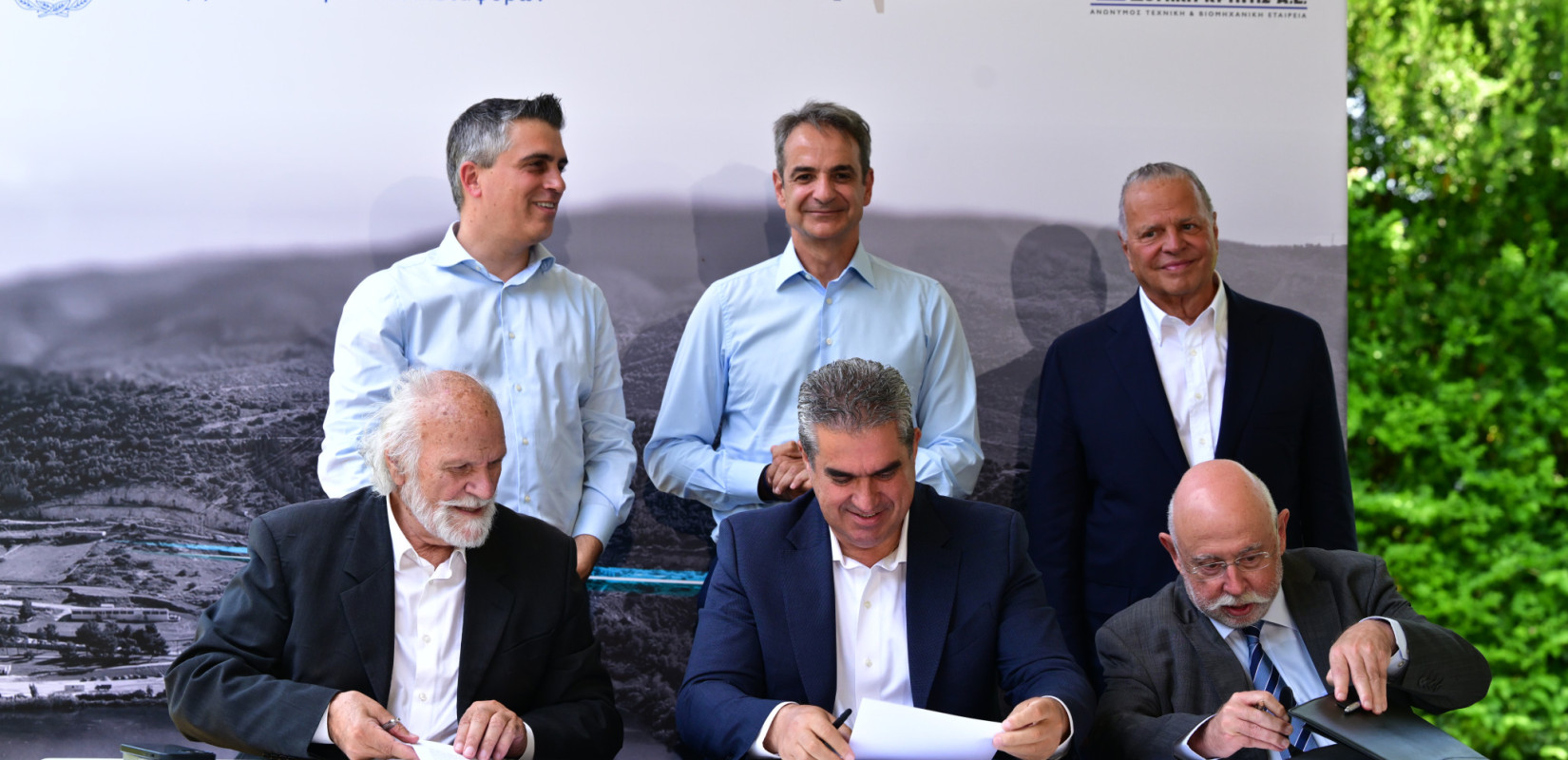 Υπεγράφη η σύμβαση για τον τριπλό κόμβο Σκαραμαγκά (βίντεο)