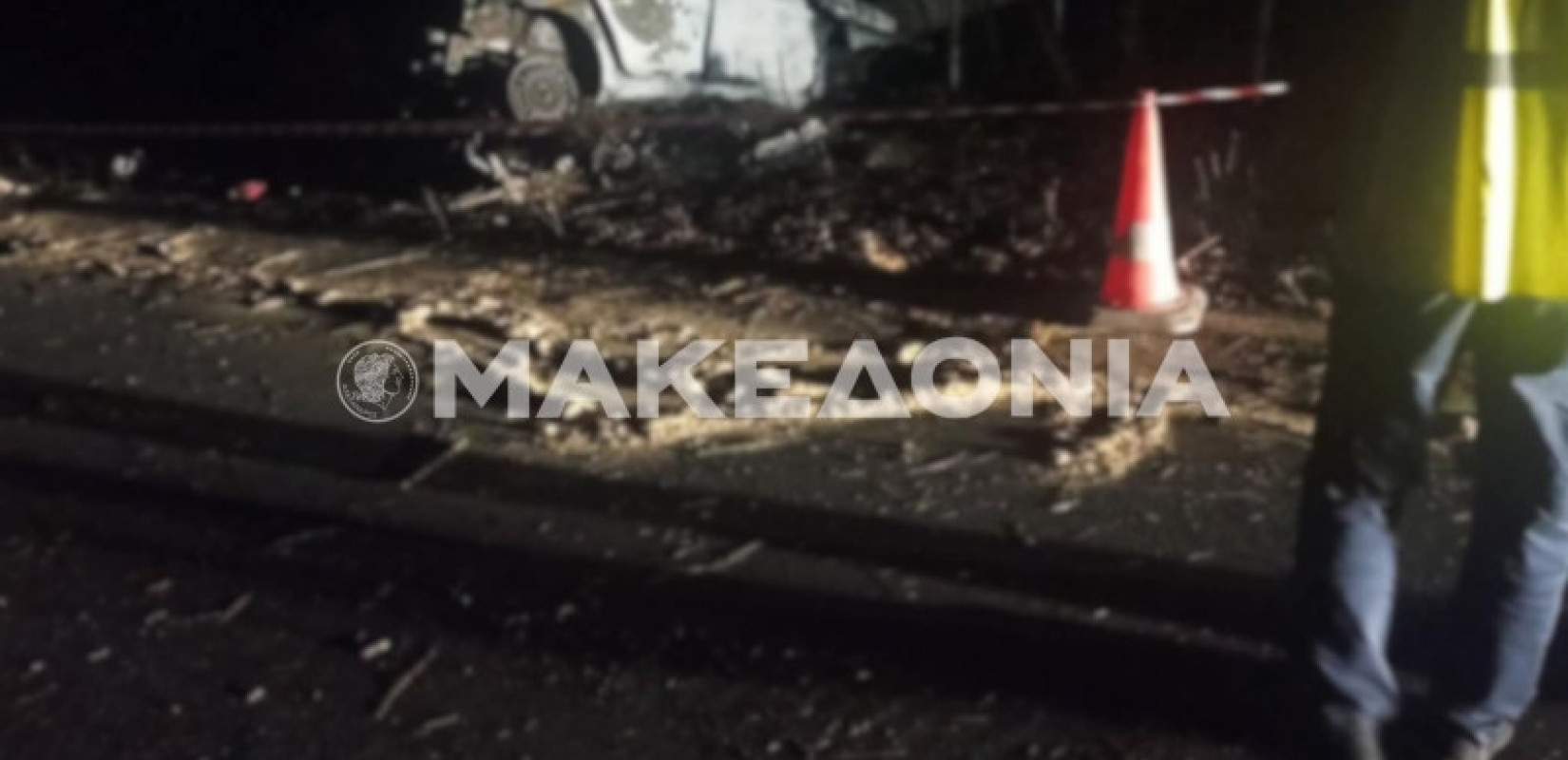 Θεσσαλονίκη: Σοκάρουν οι φωτογραφίες από το θανατηφόρο τροχαίο στο Ωραιόκαστρο - Κάηκε ολοσχερώς το αυτοκίνητο