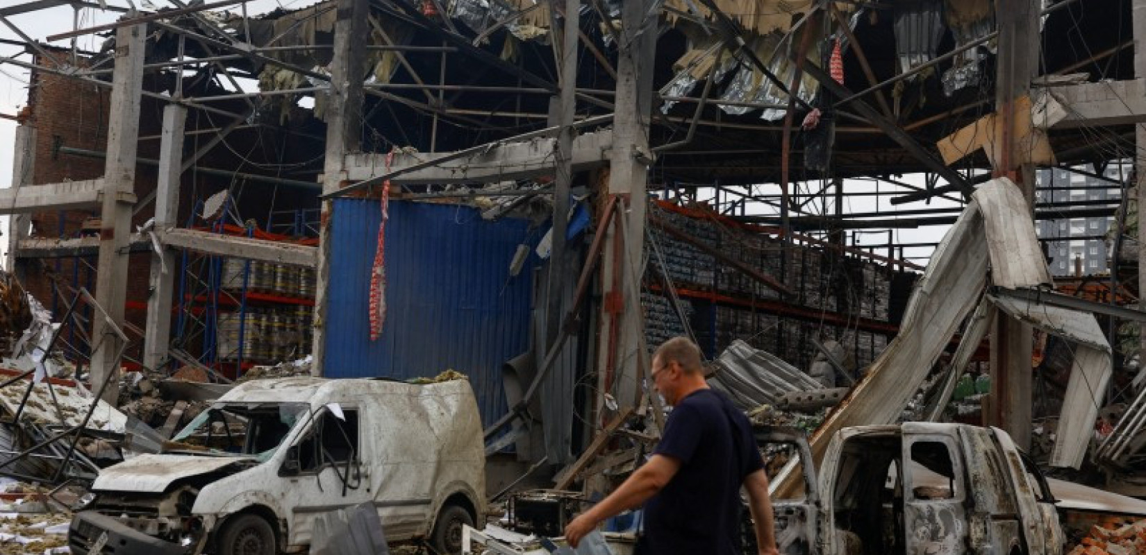 Αιματηρή νύχτα στην Ουκρανία: Ρωσικό σφυροκόπημα λίγο πριν το κρίσιμο τετ-α-τετ Ζελένσκι - Τραμπ