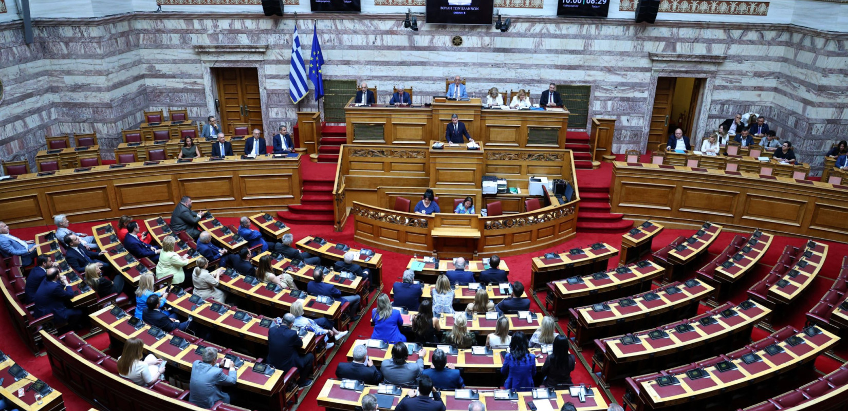 Βουλή - Μητσοτάκης:  Μείωση στη βενζίνη και στο ντίζελ έως τέλος Αυγούστου (βίντεο)