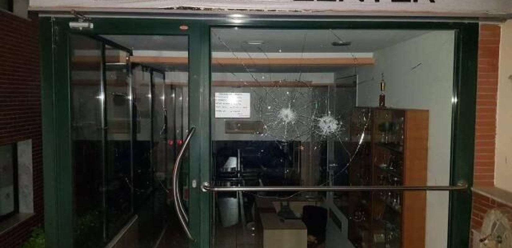 Πολίχνη: Άγνωστοι επιτέθηκαν σε γυμναστήριο συγγενικού προσώπου του Αλέξανδρου Νικολαΐδη