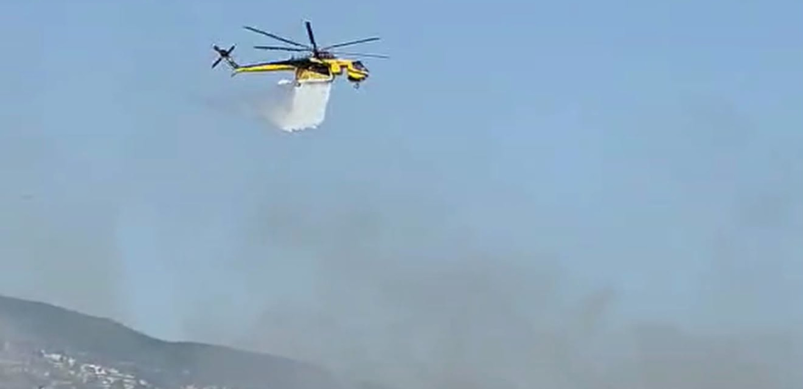 Θεσσαλονίκη: Περιόριστηκε η φωτιά στην Πυλαία - Συναγερμός μετά το διπλό μήνυμα του 112, σε επιφυλακή η Π.Υ (βίντεο)