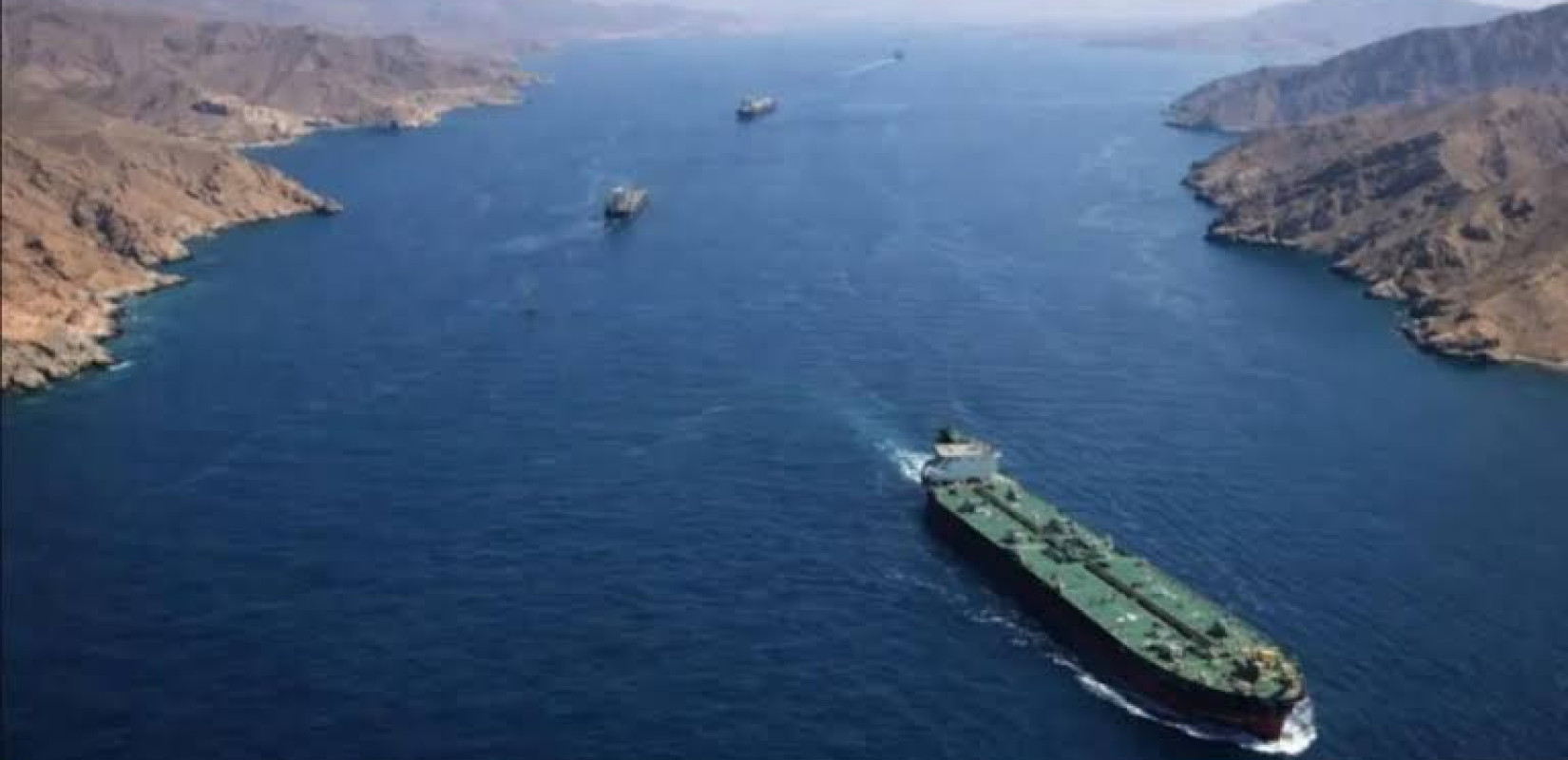 Στενά Ορμούζ: Έκρηξη σε τάνκερ που προσέκρουσε σε ναυτική νάρκη και εξερράγη