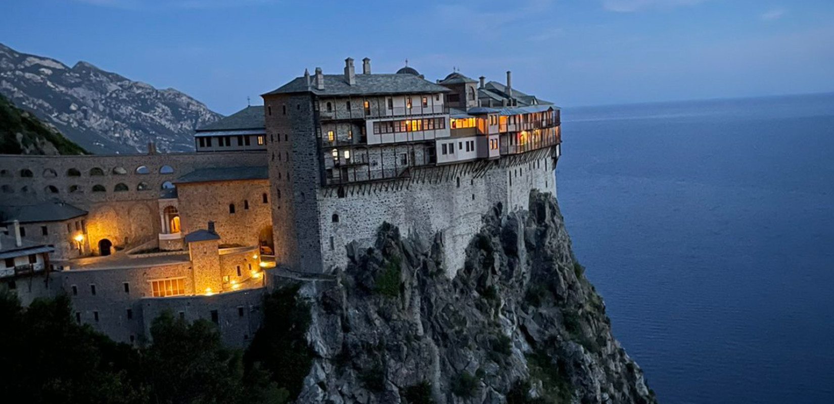 Το Άγιον Όρος και η Αθωνική Πολιτεία με τη ματιά του Κώστα Λαλιώτη