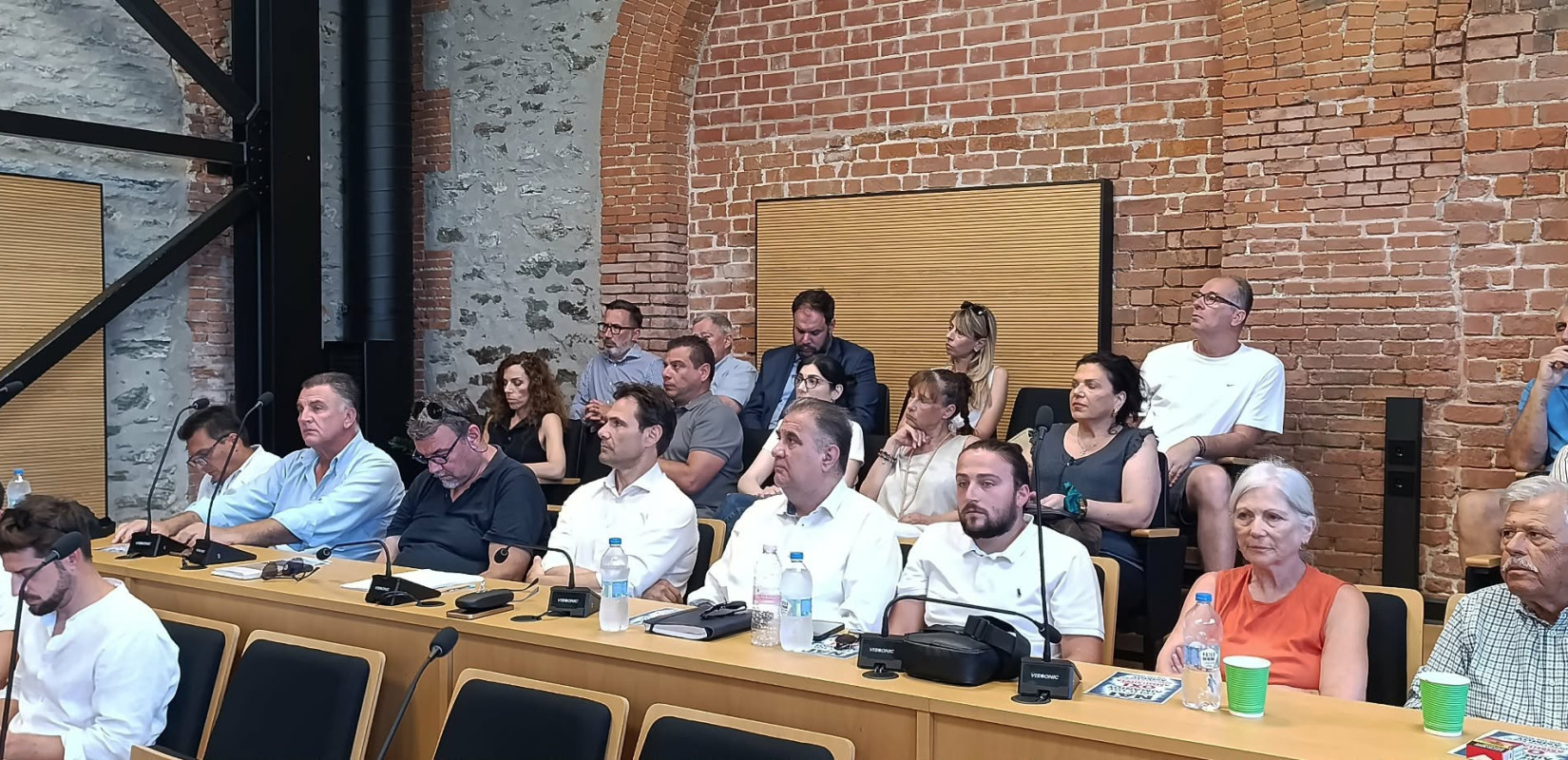 Περιφέρεια: Έξι όροι για τις αμμοληψίες για την επέκταση του 6ου προβλήτα