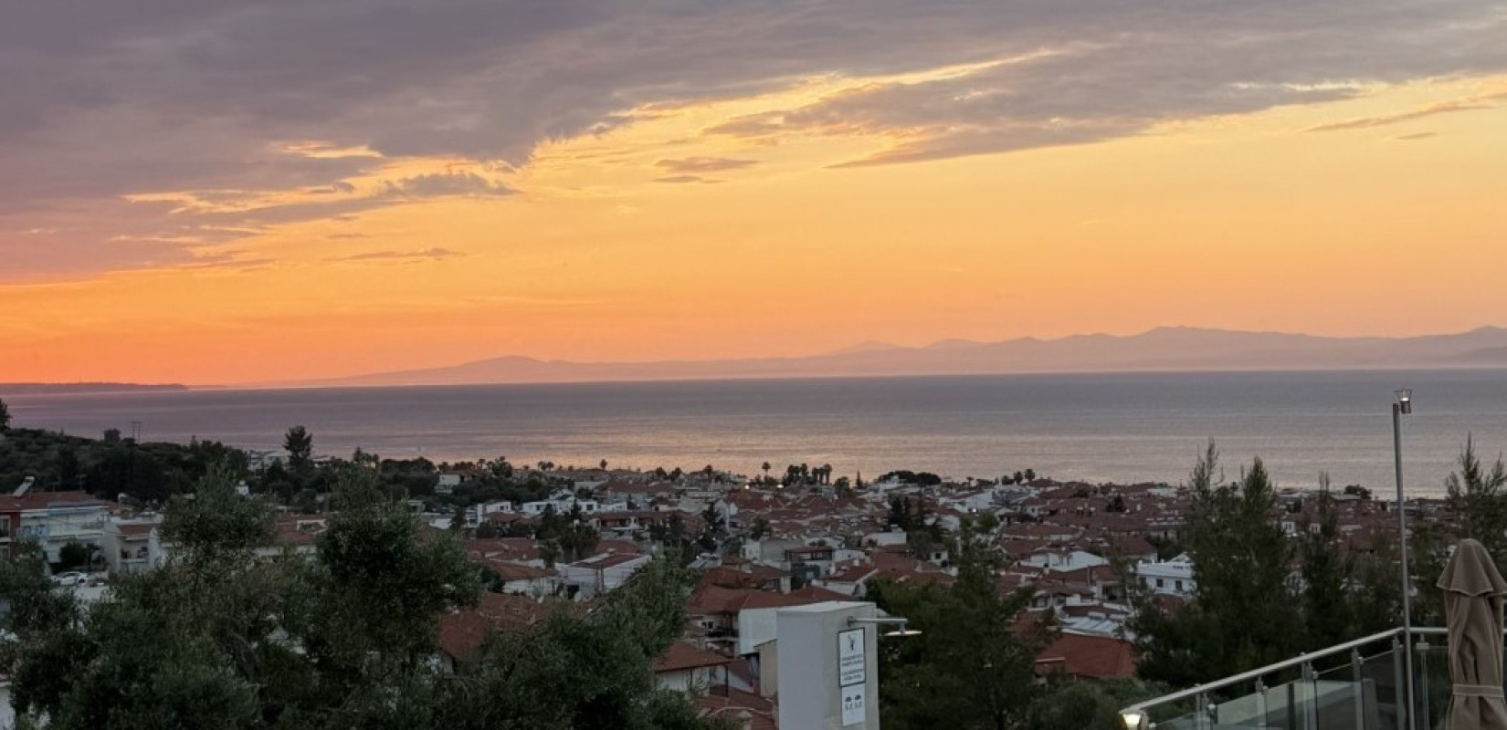 Χαλκιδική: Δεν αντέχουν τους χιλιάδες τουρίστες  τα δίκτυα και οι υποδομές
