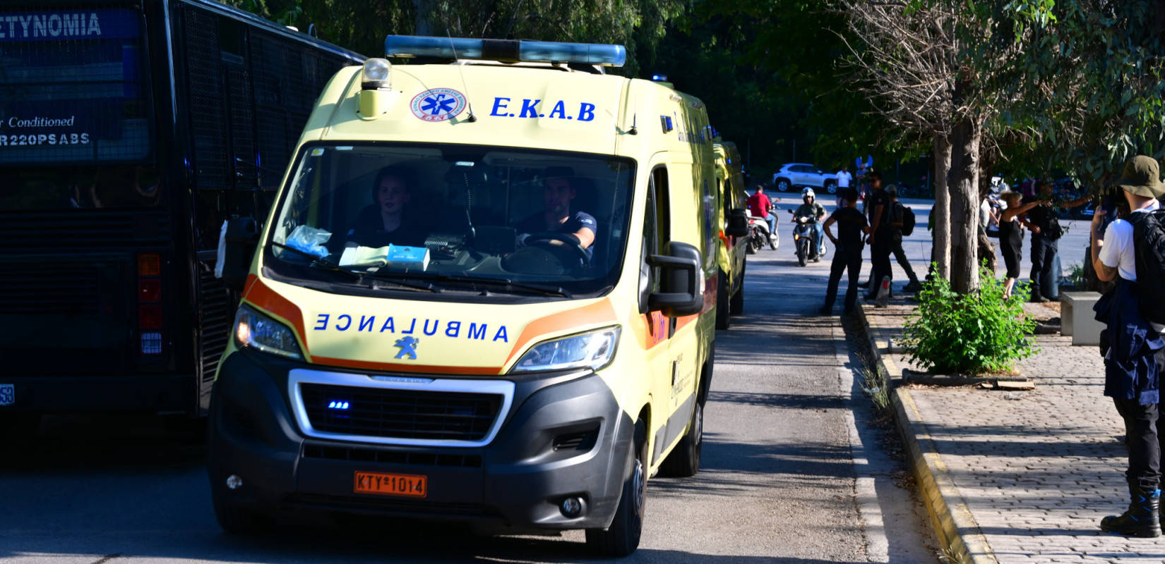 Φωτιά στην Αττική: Προληπτική μεταφορά 15 ασθενών στο «Αττικόν» - Δεν κρίθηκε αναγκαία η ολική εκκένωση για το «Δαφνί»