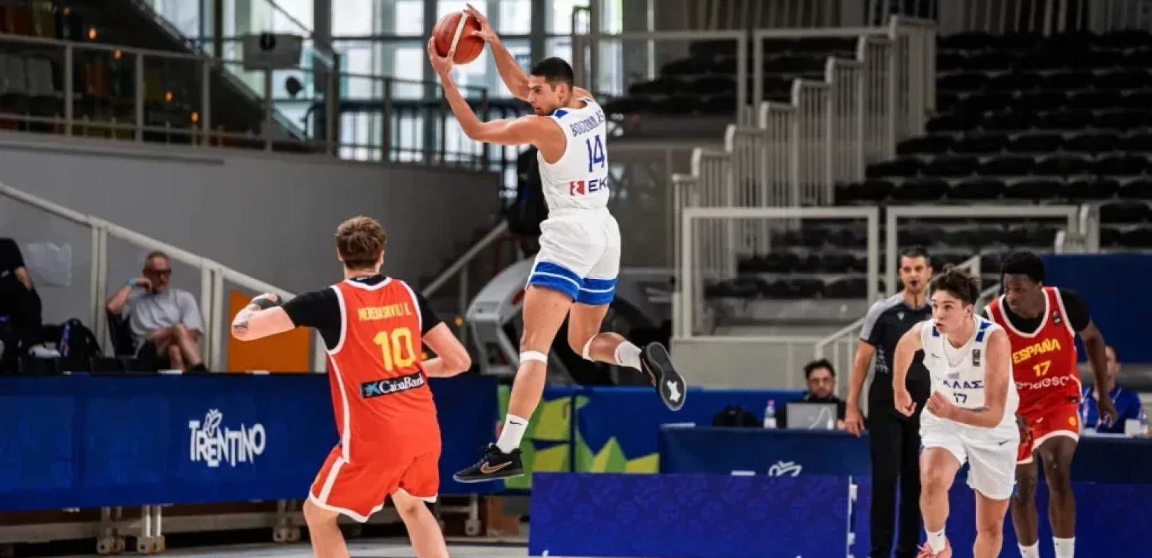 Ευρωμπάσκετ U18: Απίστευτος αποκλεισμός της Εθνικής - Προηγήθηκε με +29, αλλά έχασε από την Ισπανία (βίντεο)
