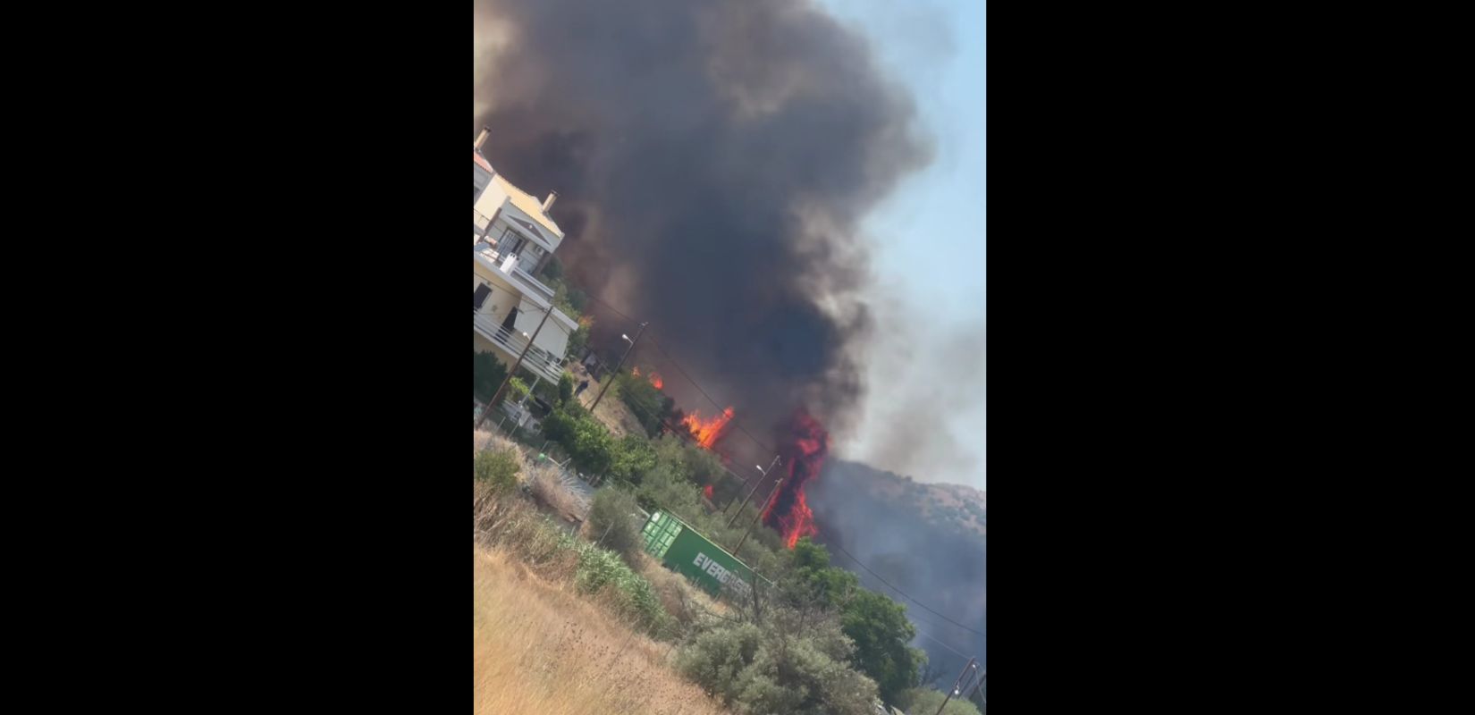 Ναύπλιο: Φωτιά κοντά στο ΕΠΑΛ στην Άρια - Κάηκαν δύο αποθήκες (βίντεο)