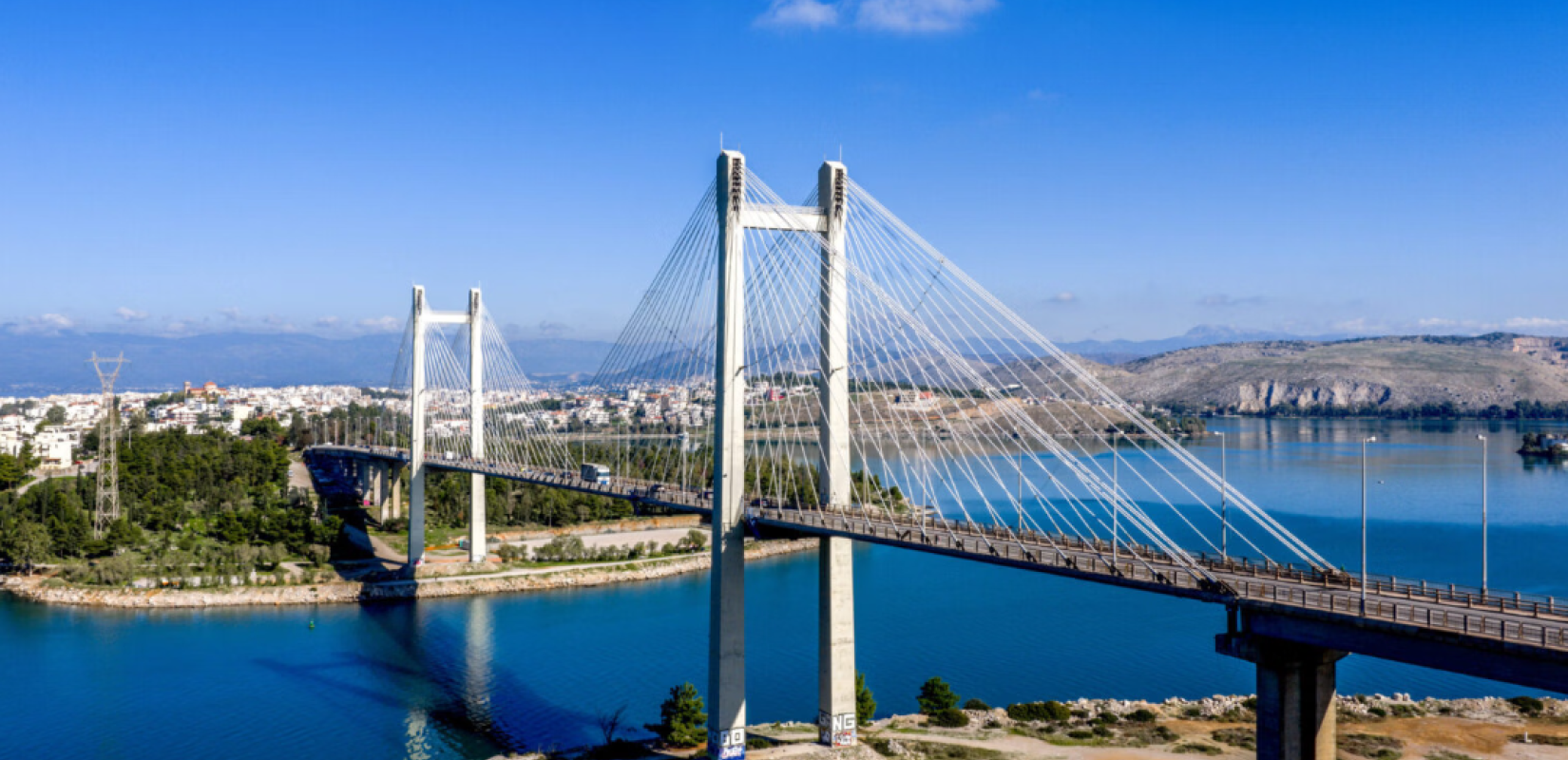 Συναγερμός στη Χαλκίδα: 35χρονη έπεσε από την Υψηλή Γέφυρα στη θάλασσα (βίντεο)