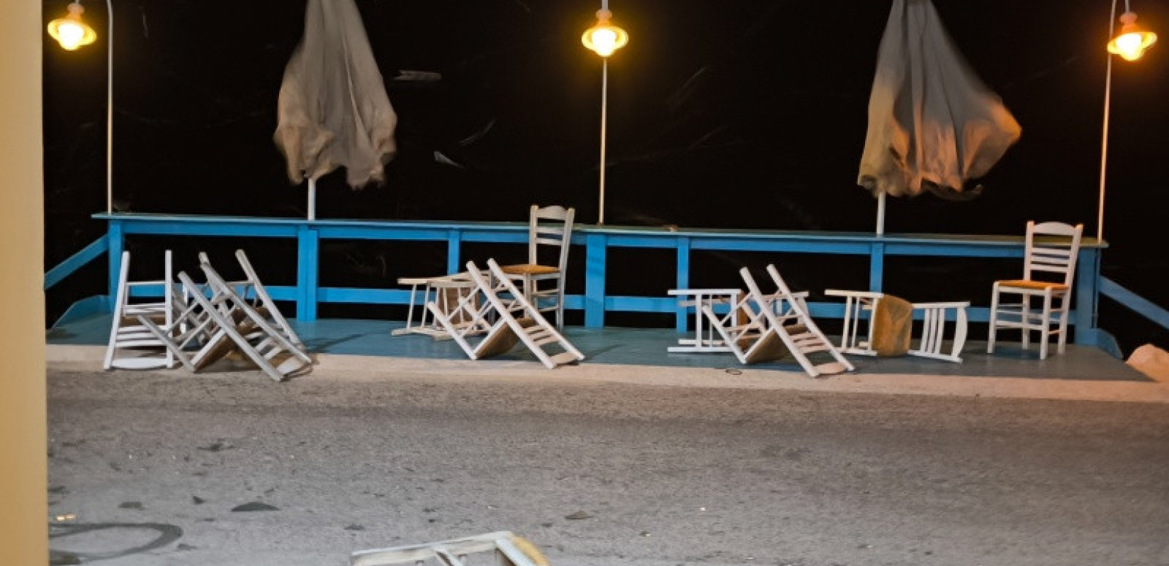 Κακοκαιρία στην Κέρκυρα: Διακοπές ρεύματος, αποκλεισμένοι δρόμοι και φωτιές από το ξαφνικό μπουρίνι