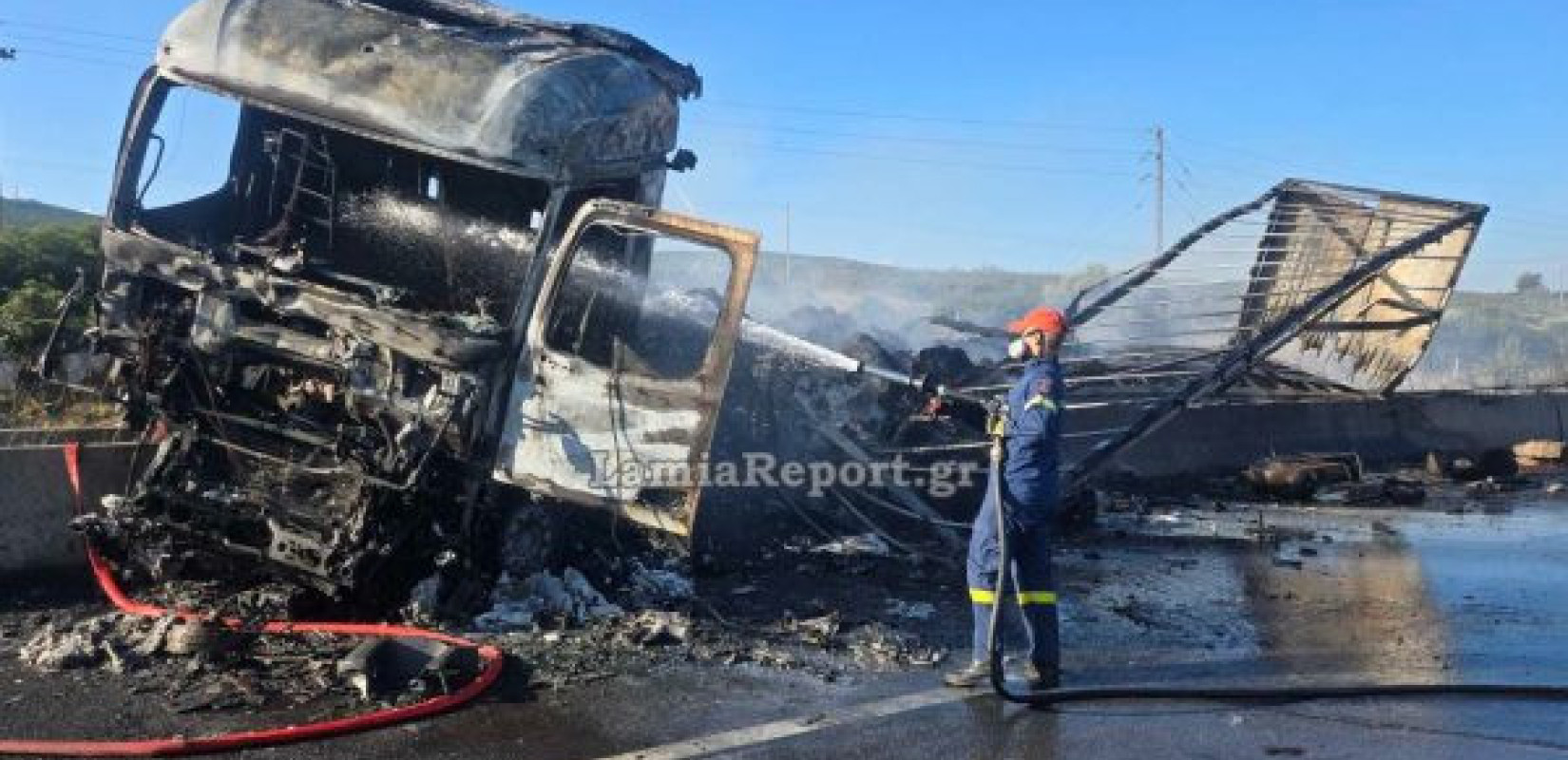 Τρομακτικό δυστύχημα στη Φθιώτιδα - Ένας νεκρός μετά από σύγκρουση φορτηγών
