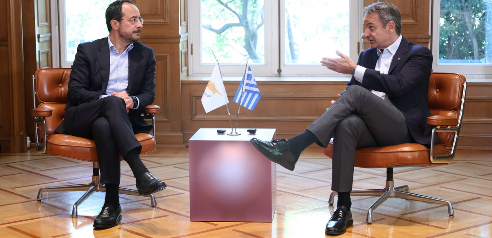 Μητσοτάκης σε Χριστοδουλίδη: Στηρίζουμε τις πρωτοβουλίες σου για επανέναρξη συνομιλιών στο κυπριακό