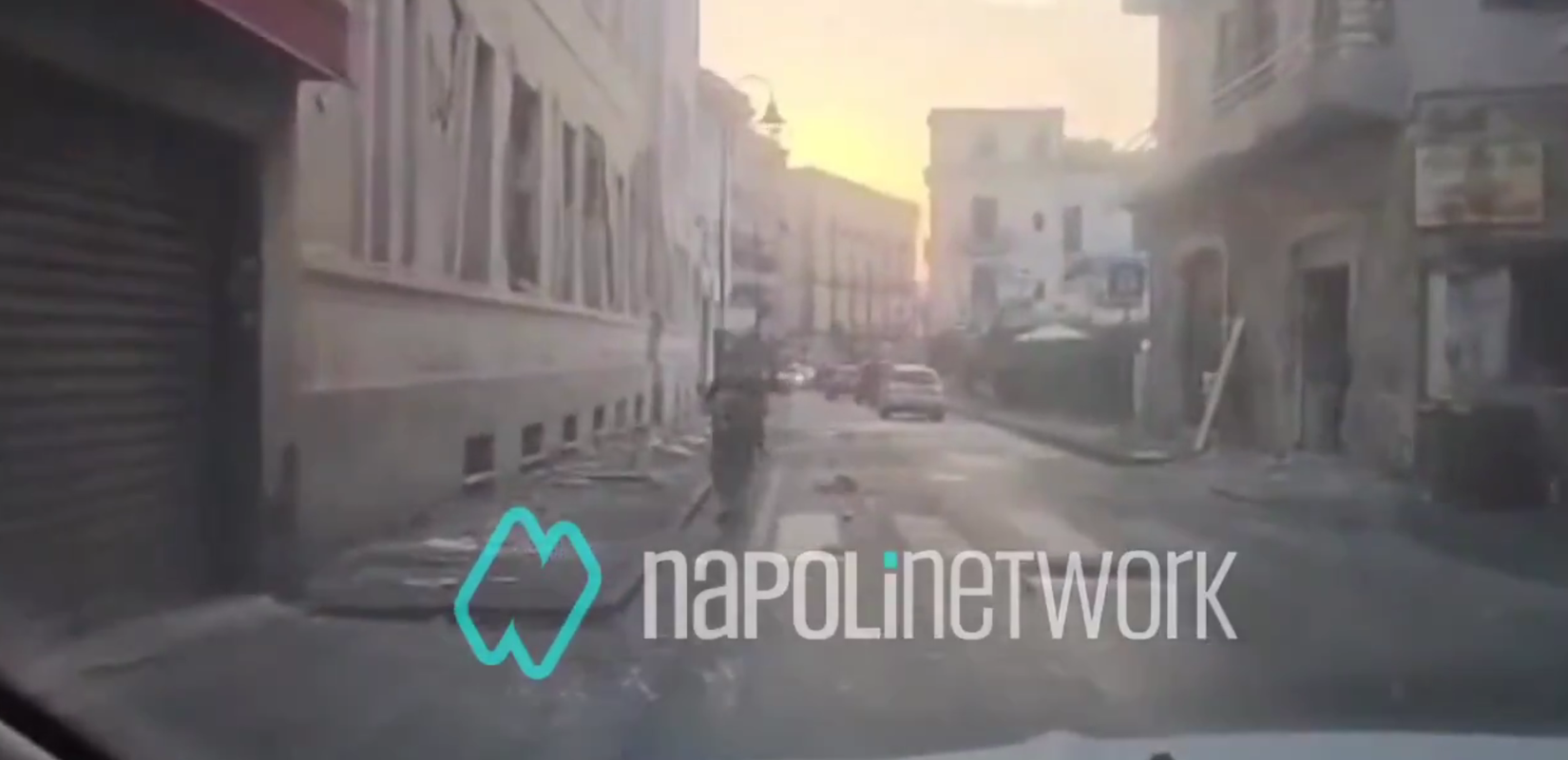 Σεισμός 4,7 Ρίχτερ στη Νάπολη: Διακόπηκε το ρεύμα - Στους δρόμους βγήκαν οι κάτοικοι (βίντεο)