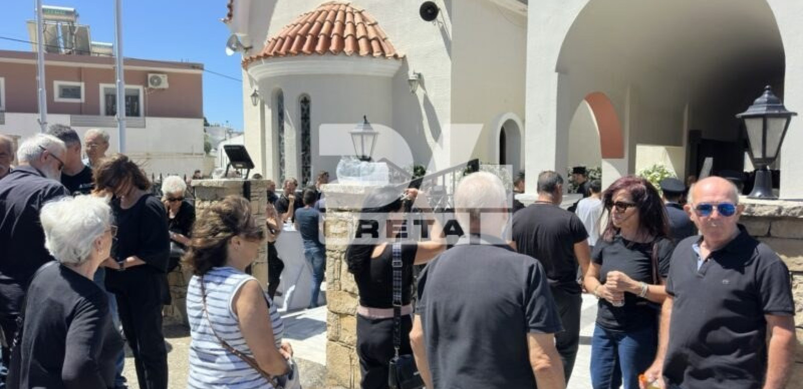 Ρέθυμνο: Σε κλίμα οδύνης η κηδεία του 25χρονου πυροσβέστη