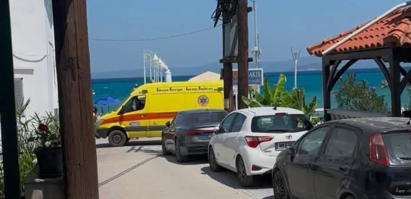 Χαλκιδική: Ασθενοφόρο δεν μπορούσε να προσεγγίσει περιστατικό στο Πευκοχώρι λόγω σταθμευμένων οχημάτων