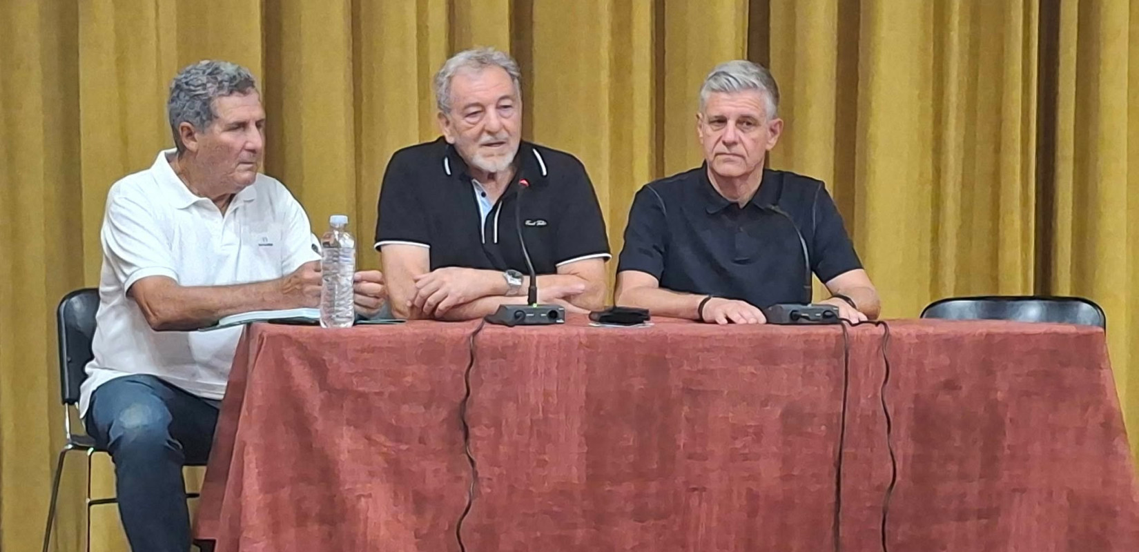 Θα κλείσουμε τα σχολεία εάν έως τις 11 Σεπτεμβρίου δεν βρεθεί λύση για τη μεταφορά των μαθητών
