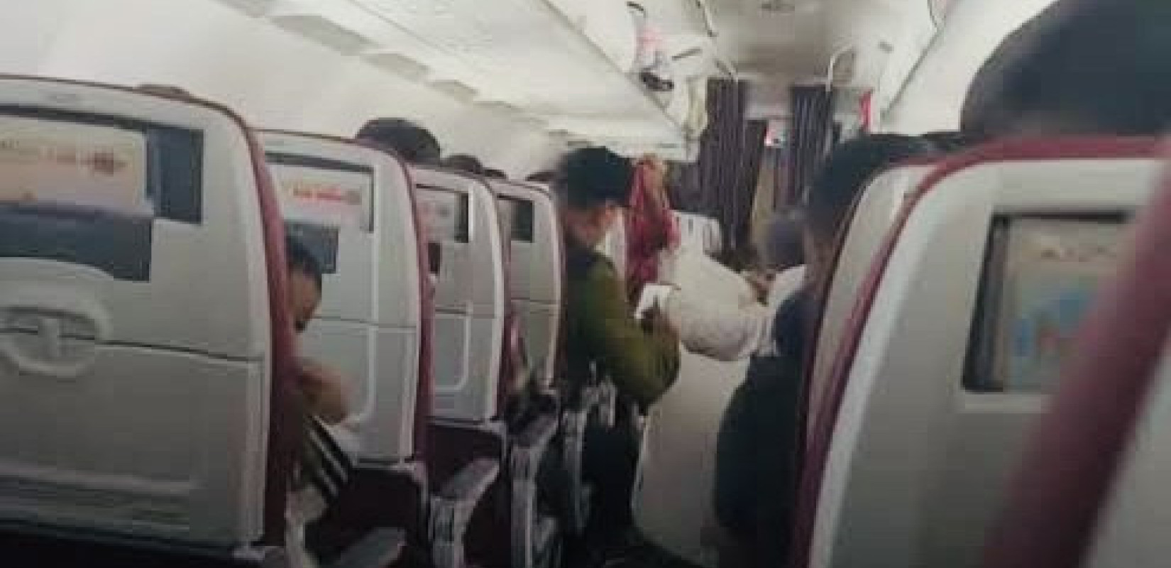 Πιλότος πετούσε το αεροσκάφος υπό την επήρεια μαριχουάνας - 17 τραυματίες από το συμβάν (βίντεο)