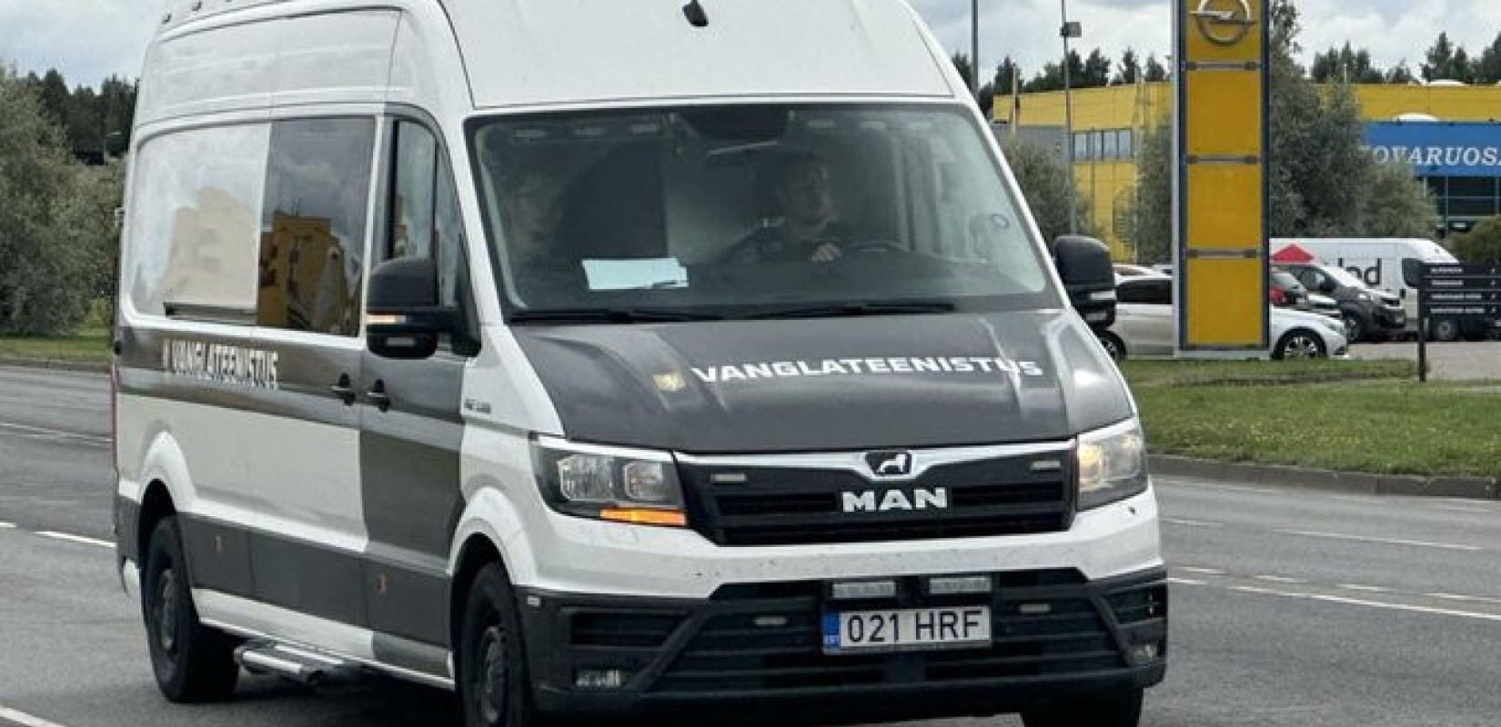 Μεταγωγή κρατουμένων από τη Σουηδία στην Εσθονία: Έφθασαν οι πρώτοι τέσσερις στο Τάρτου