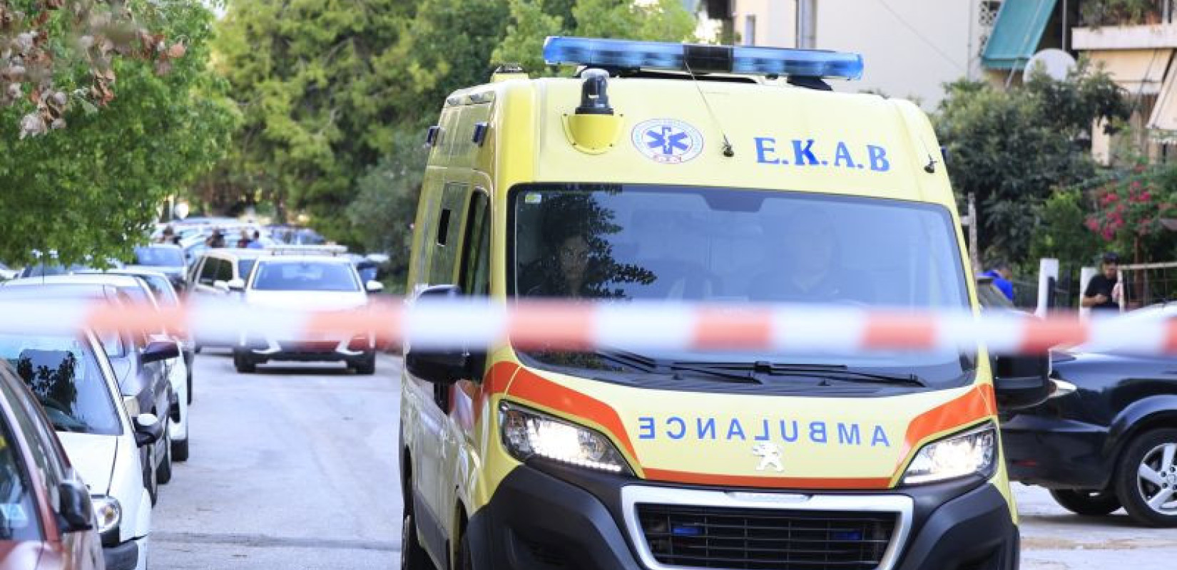 Νέα Σμύρνη: Γυναικοκτονία και αυτοκτονία δείχνουν τα στοιχεία - Έστησε καρτέρι στην 45χρονη έξω από την πολυκατοικία (βίντεο)