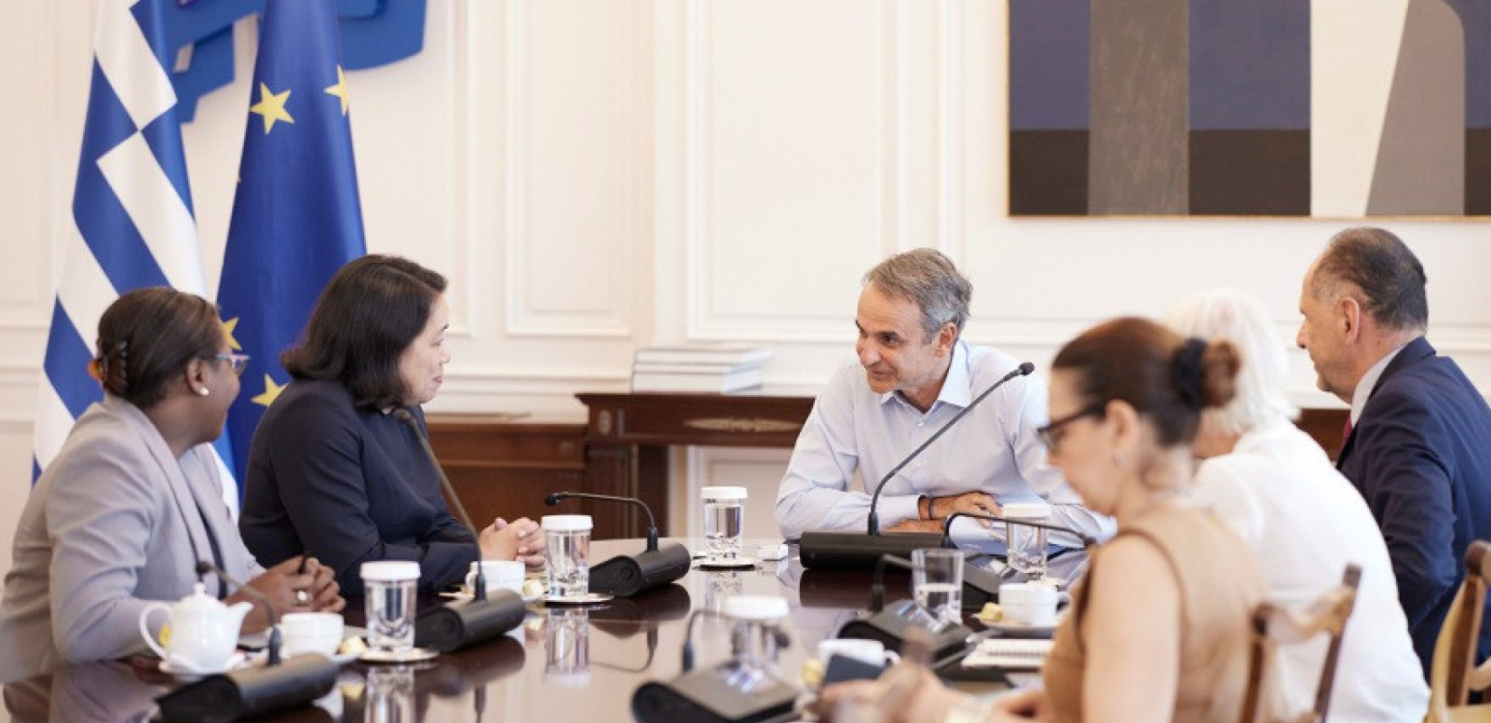 Συνάντηση πρωθυπουργού Κυριάκου Μητσοτάκη με την υποψήφια για τη θέση του γγ του ΟΗΕ