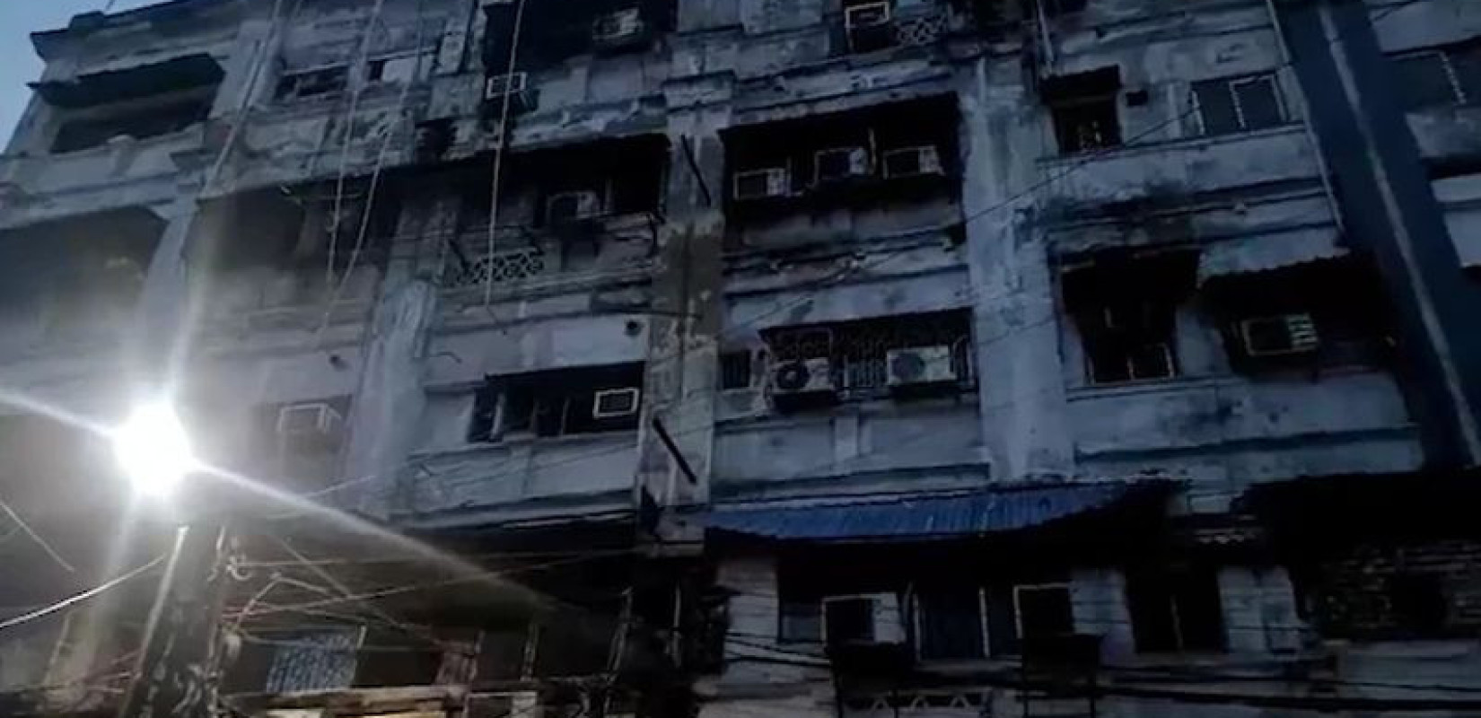 Φονική πυρκαγιά σε ξενοδοχείο στην Ινδία: Τουλάχιστον εννέα νεκροί στην Κολκάτα (βίντεο)