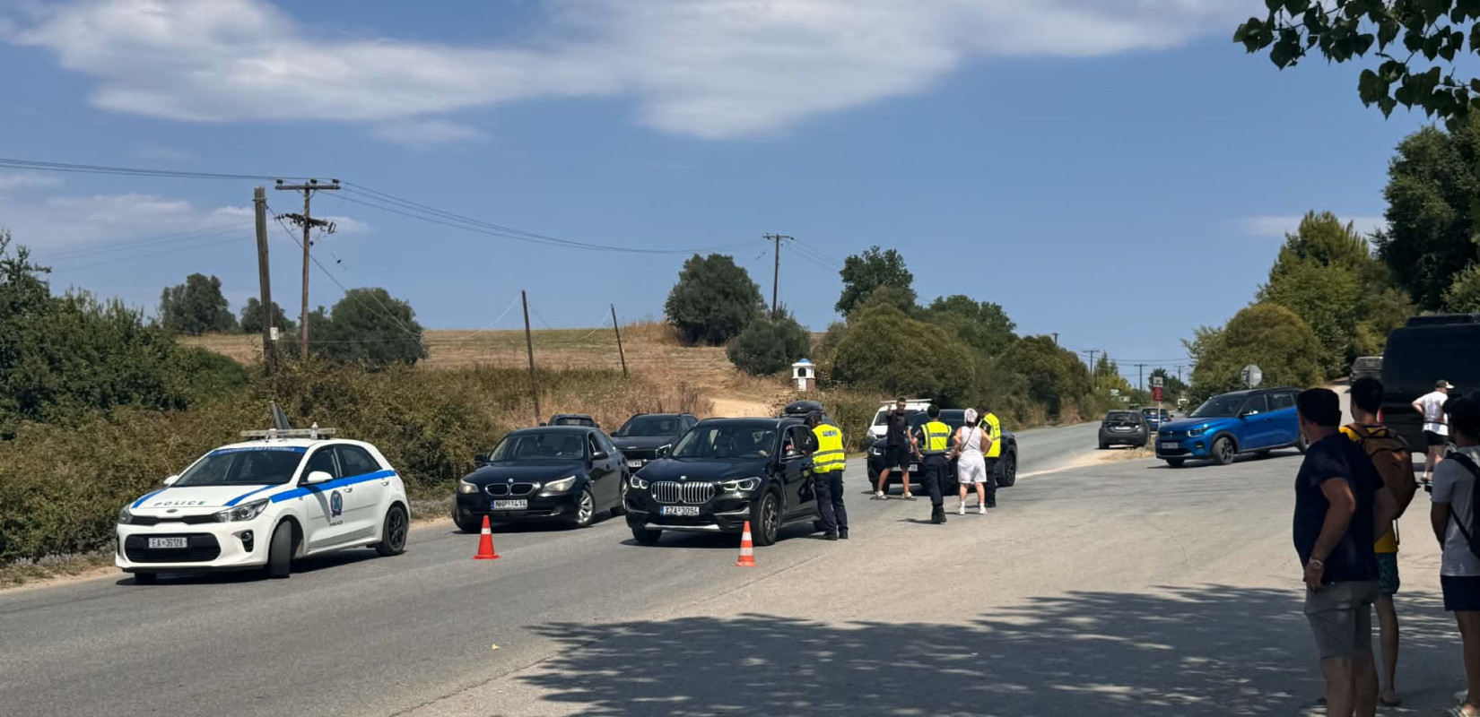 Χαλκιδική: Συνεχίζεται η κατάσβεση της φωτιάς – Παραμένει κλειστός ο δρόμος Βάλτας-Σίβηρης