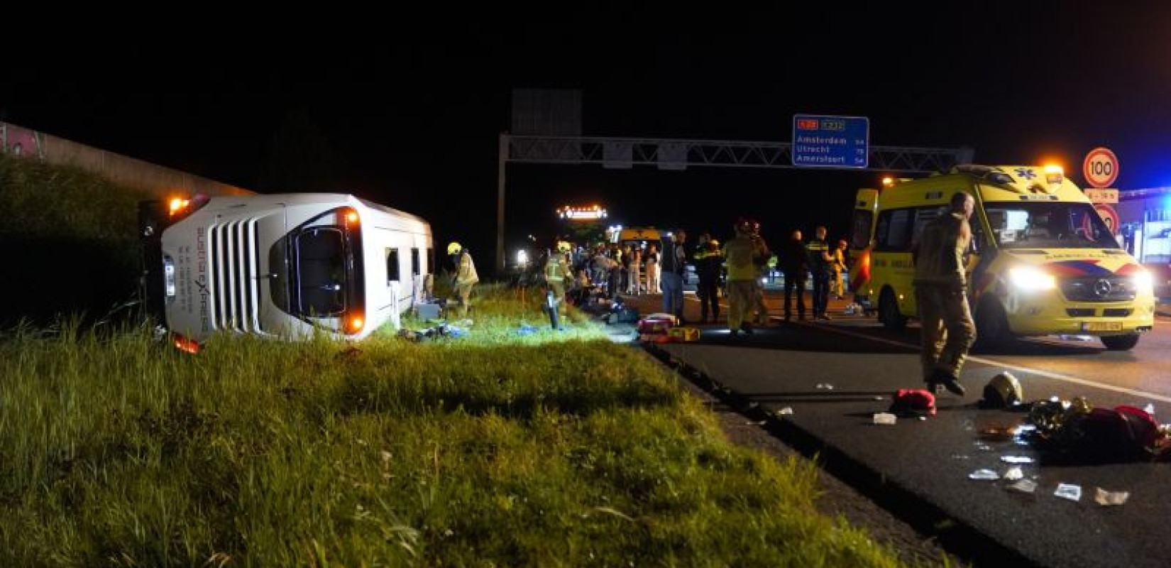 Ολλανδία: Σύγκρουση τουριστικού λεωφορείου με φορτηγάκι – 20 τραυματίες - Μαθητές έβγαιναν από την οροφή