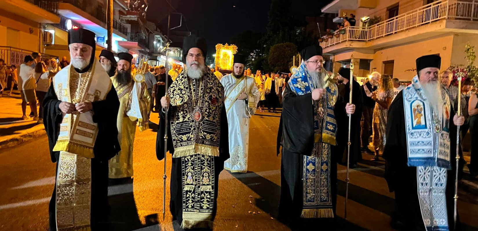 Νέα Μηχανιώνα: Ρίγη συγκίνησης στη λιτανεία της Παναγίας Φανερωμένης - Προσκυνητές από όλη τη Βόρεια Ελλάδα κατέκλυσαν τον ναό (βίντεο)