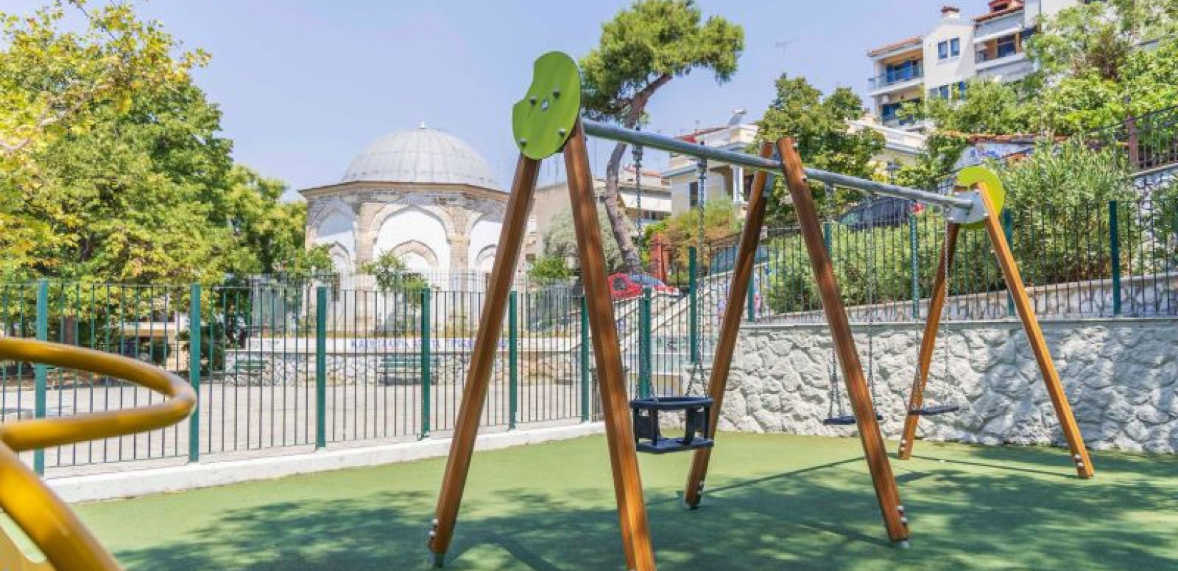 Θεσσαλονίκη: Δύο νέες, σύγχρονες παιδικές χαρές παραδόθηκαν στην Άνω Πόλη