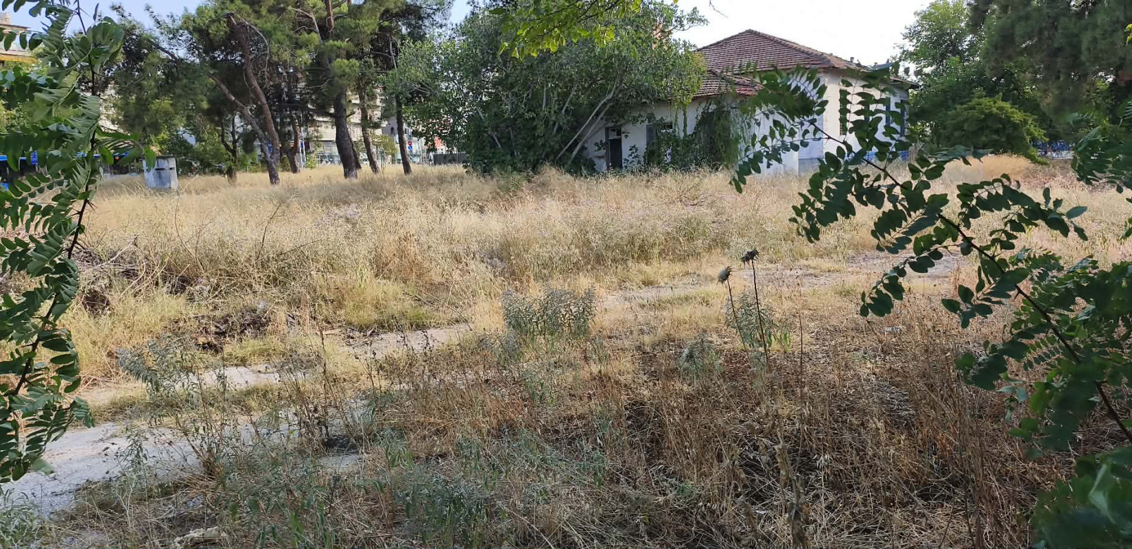 Θεσσαλονίκη: Δύο ανενεργά στρατιωτικά οικόπεδα για πάρκινγκ στα ανατολικά