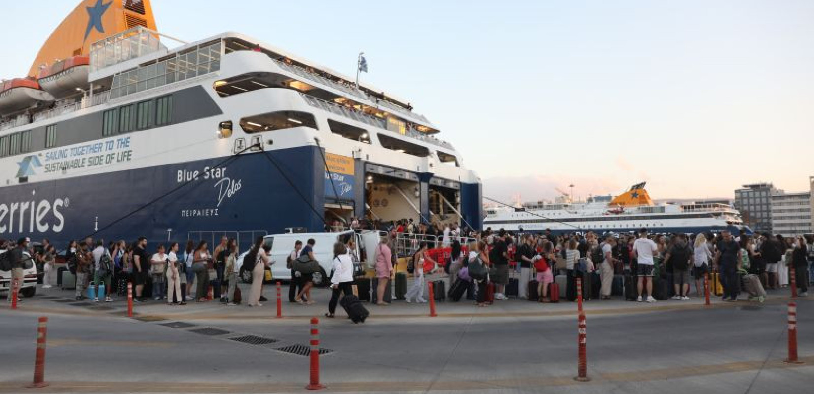Ταξιδιώτες Δεκαπενταύγουστου: Κανονικά τα δρομολόγια από Πειραιά, Ραφήνα και Λαύριο