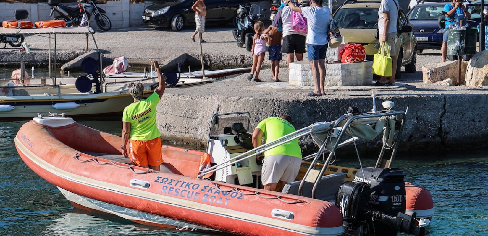 Σαλαμίνα: Πάνω από 500 απεγκλωβίστηκαν μέσω θαλάσσης