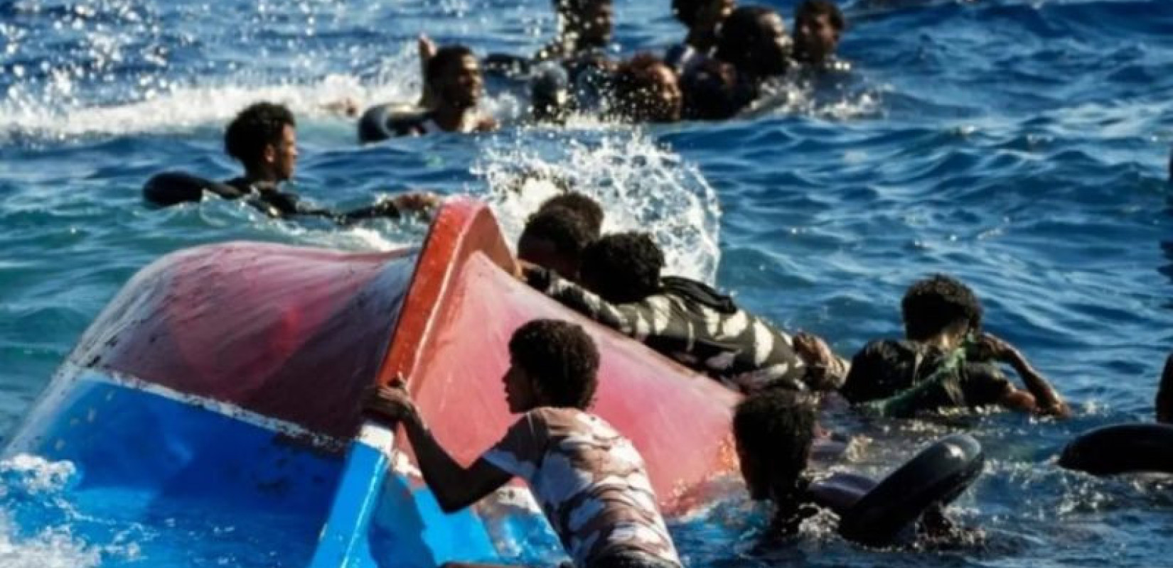 Τραγωδία στη Μεσόγειο: Στους 12 οι νεκροί από ναυάγιο ανοιχτά της Τυνησίας - Δύο αγνοούμενοι (βίντεο)
