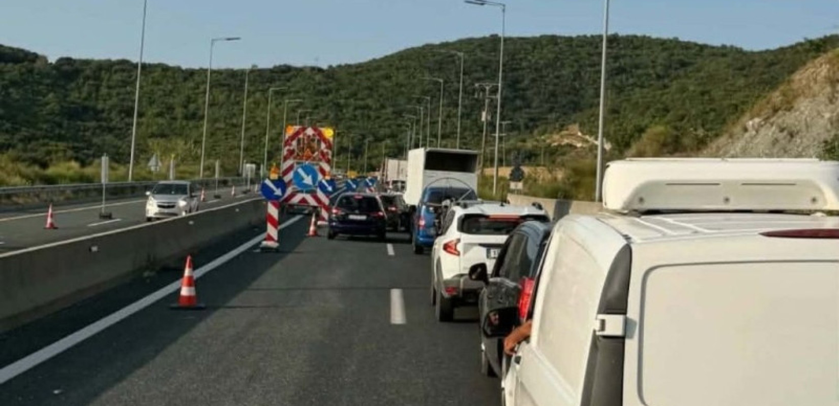 Εγνατία Οδός: Νέα ταλαιπωρία για τους οδηγούς - Νταλίκα ακινητοποιήθηκε σε τούνελ και προκάλεσε ουρές χιλιομέτρων