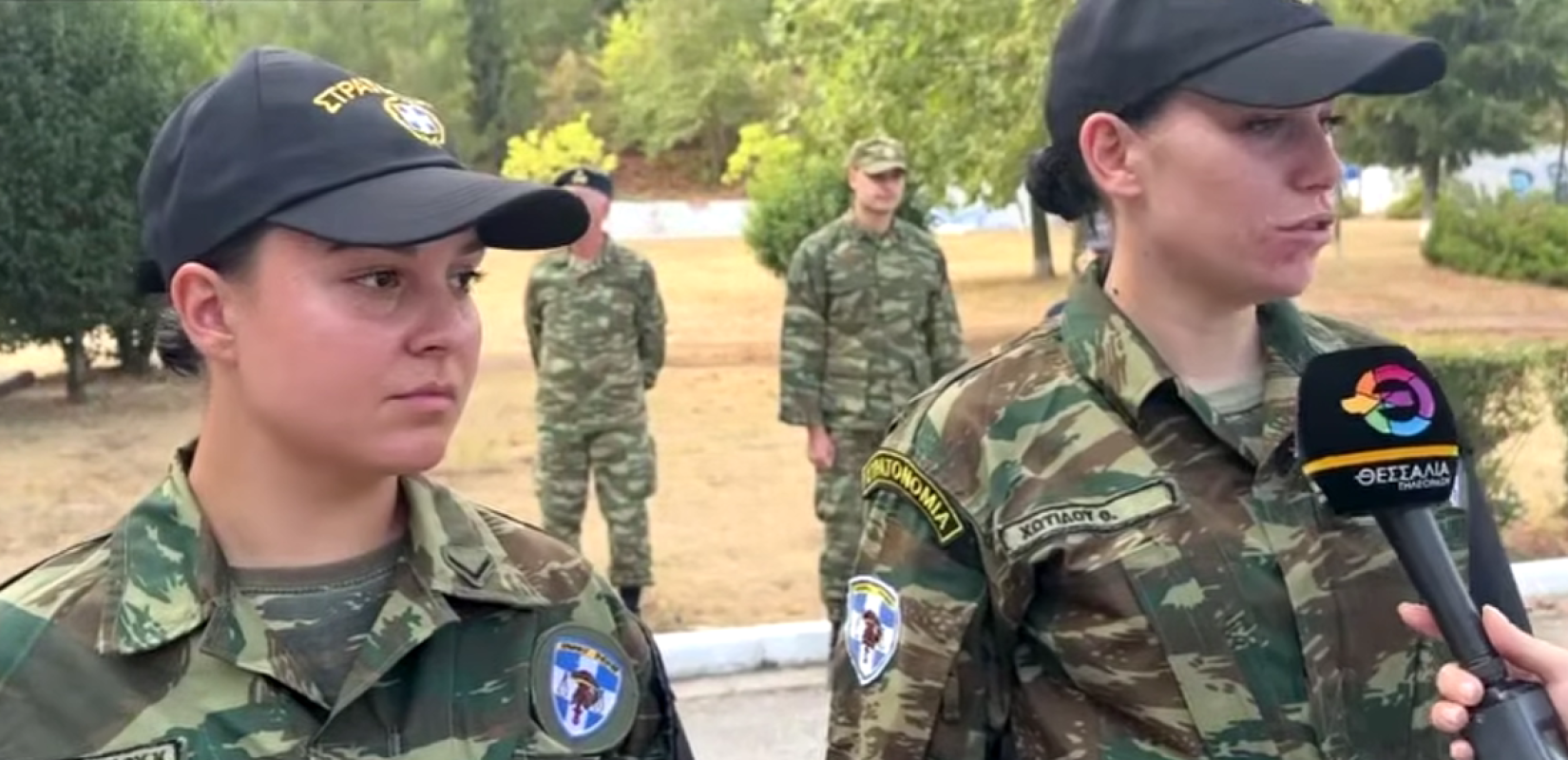 Ιστορική στιγμή για τον Ελληνικό Στρατό: Ορκίστηκαν οι πρώτες δύο γυναίκες Στρατονόμοι (βίντεο)