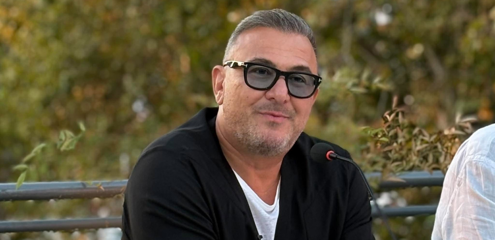 Αντώνης Ρέμος: «Όσο με πληγώνει τόσο με πωρώνει η Θεσσαλονίκη» - Όλα όσα θα δούμε στη μεγάλη συναυλία και η απάντηση στις αντιδράσεις (βίντεο)