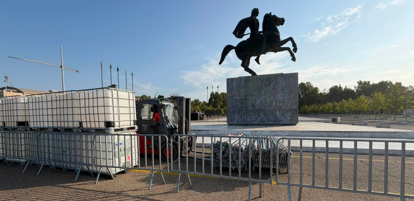 Θεσσαλονίκη: Ξεκίνησε η προετοιμασία για τη μεγάλη συναυλία του Αντώνη Ρέμου - Δεν θα έρθει ο Eros Ramazzotti (βίντεο)