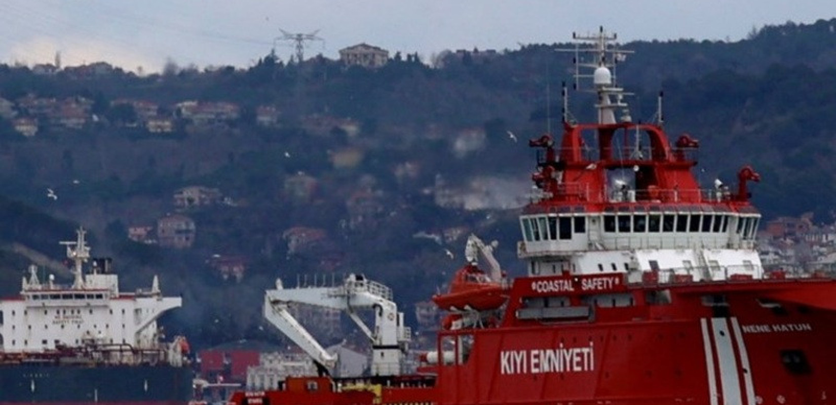 Κωνσταντινούπολη: Βυθίστηκε φορτηγό πλοίο μετά τη σύγκρουση με άλλο πλοίο - Αγνοούνται 10 μέλη του πληρώματος