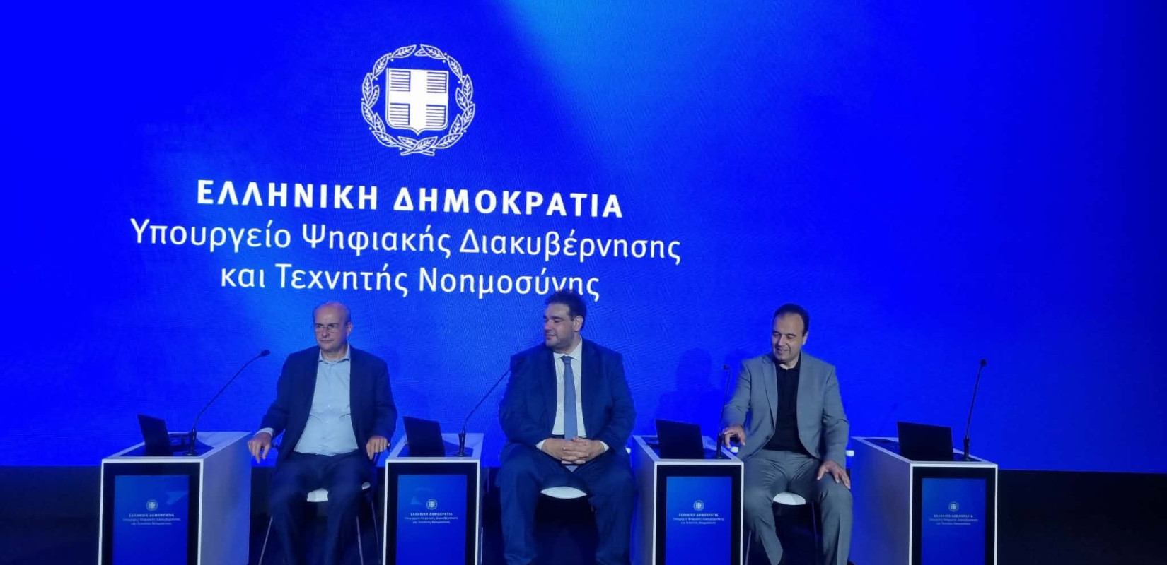Θ. Λιβάνιος: «Ο πολίτης παύει να είναι κλητήρας του δημοσίου»
